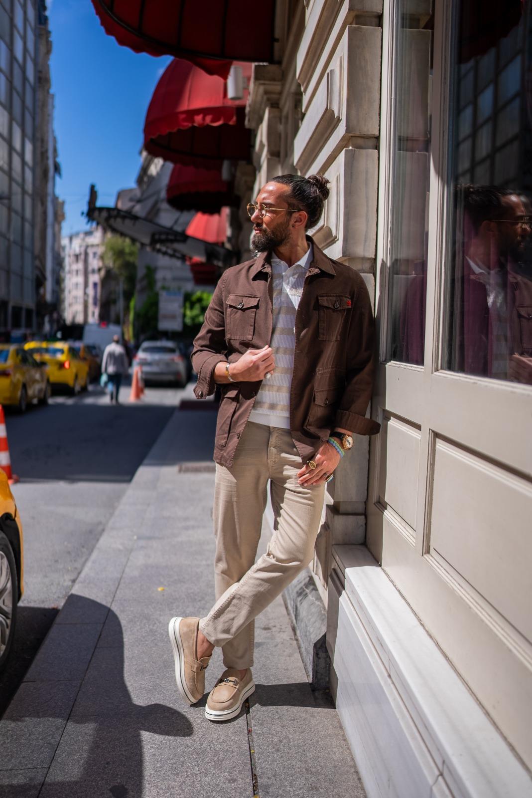 4 Cep Detaylı İçeriden Aparatlı Safari Mont ürünü DIŞ GİYİM kategorisinde sizleri bekliyor.