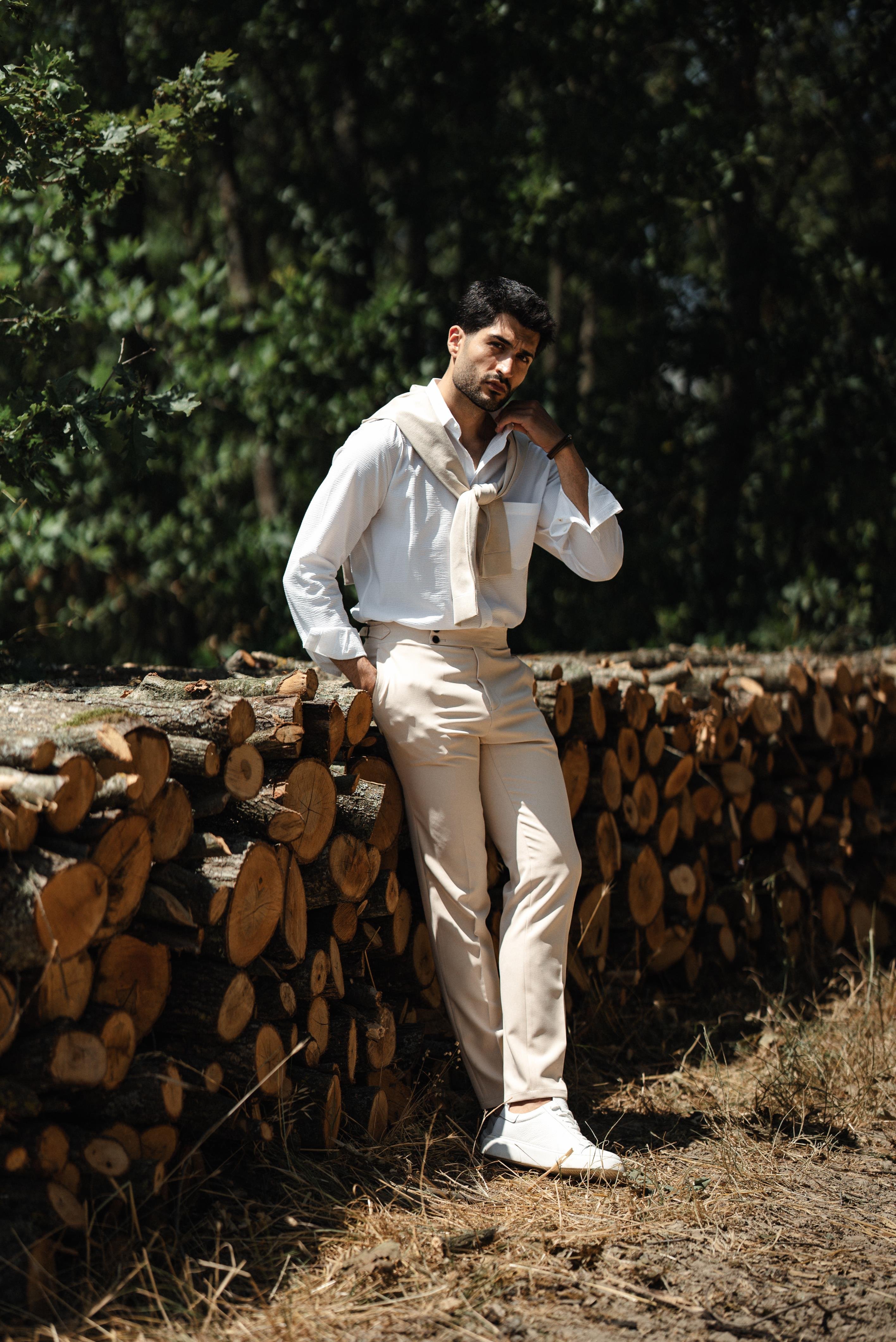 Alttan Düğmeli Slim Fit Gömlek ürünü ÜST GİYİM kategorisinde sizleri bekliyor.