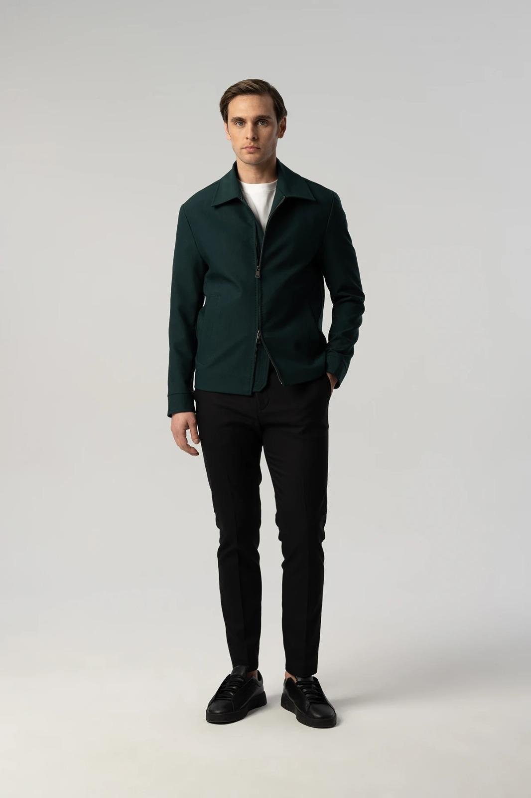 Çift Fermuarlı Eteği Lastikli Mont ürünü DIŞ GİYİM kategorisinde sizleri bekliyor.