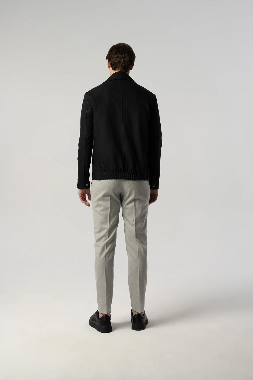 Çift Fermuarlı Eteği Lastikli Mont ürünü DIŞ GİYİM kategorisinde sizleri bekliyor.