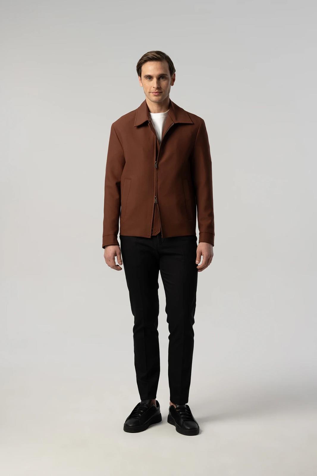 Çift Fermuarlı Eteği Lastikli Mont ürünü DIŞ GİYİM kategorisinde sizleri bekliyor.