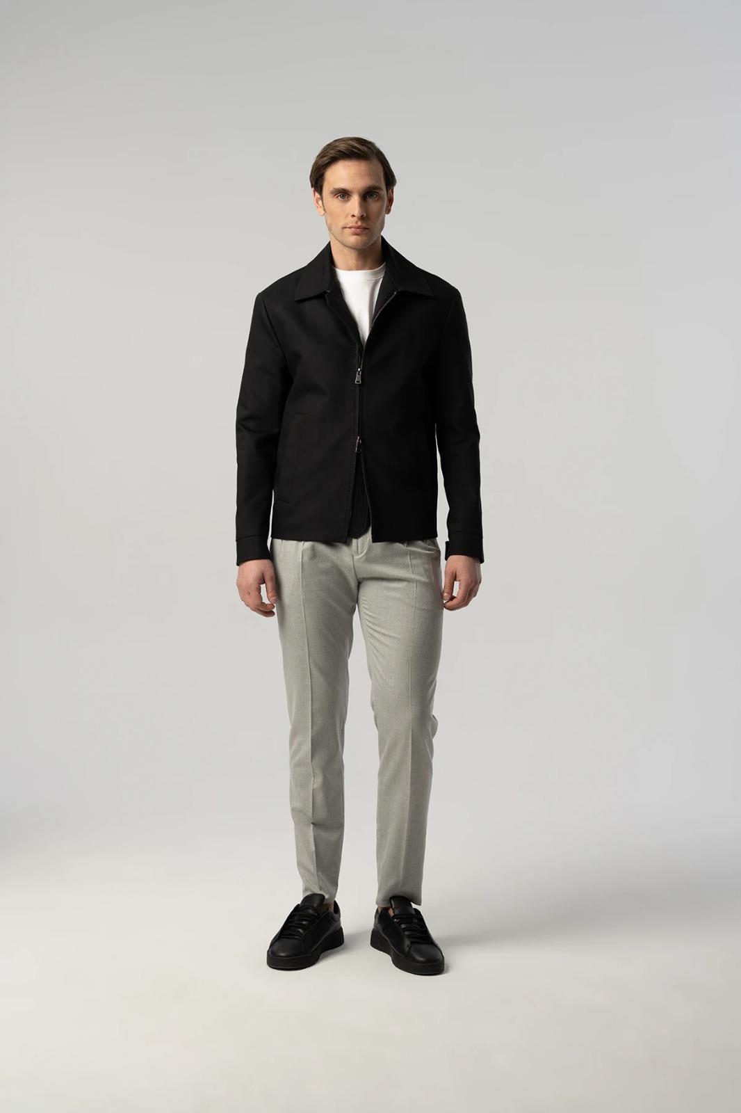 Çift Fermuarlı Eteği Lastikli Mont ürünü DIŞ GİYİM kategorisinde sizleri bekliyor.