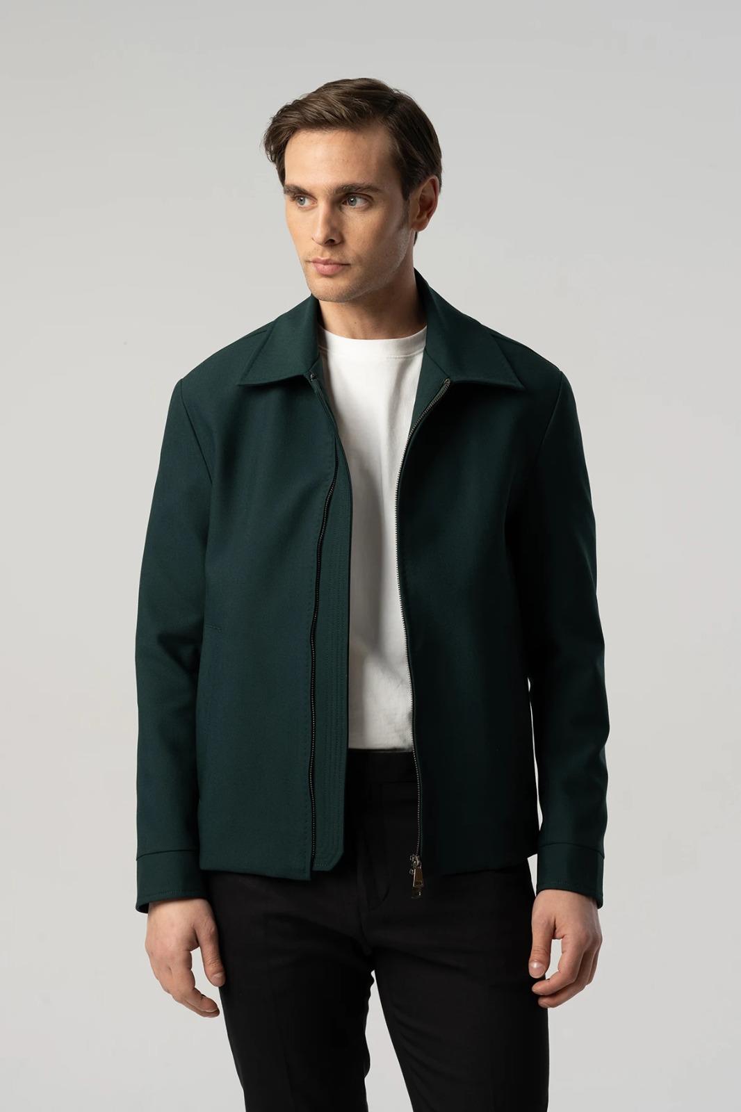 Çift Fermuarlı Eteği Lastikli Mont ürünü DIŞ GİYİM kategorisinde sizleri bekliyor.