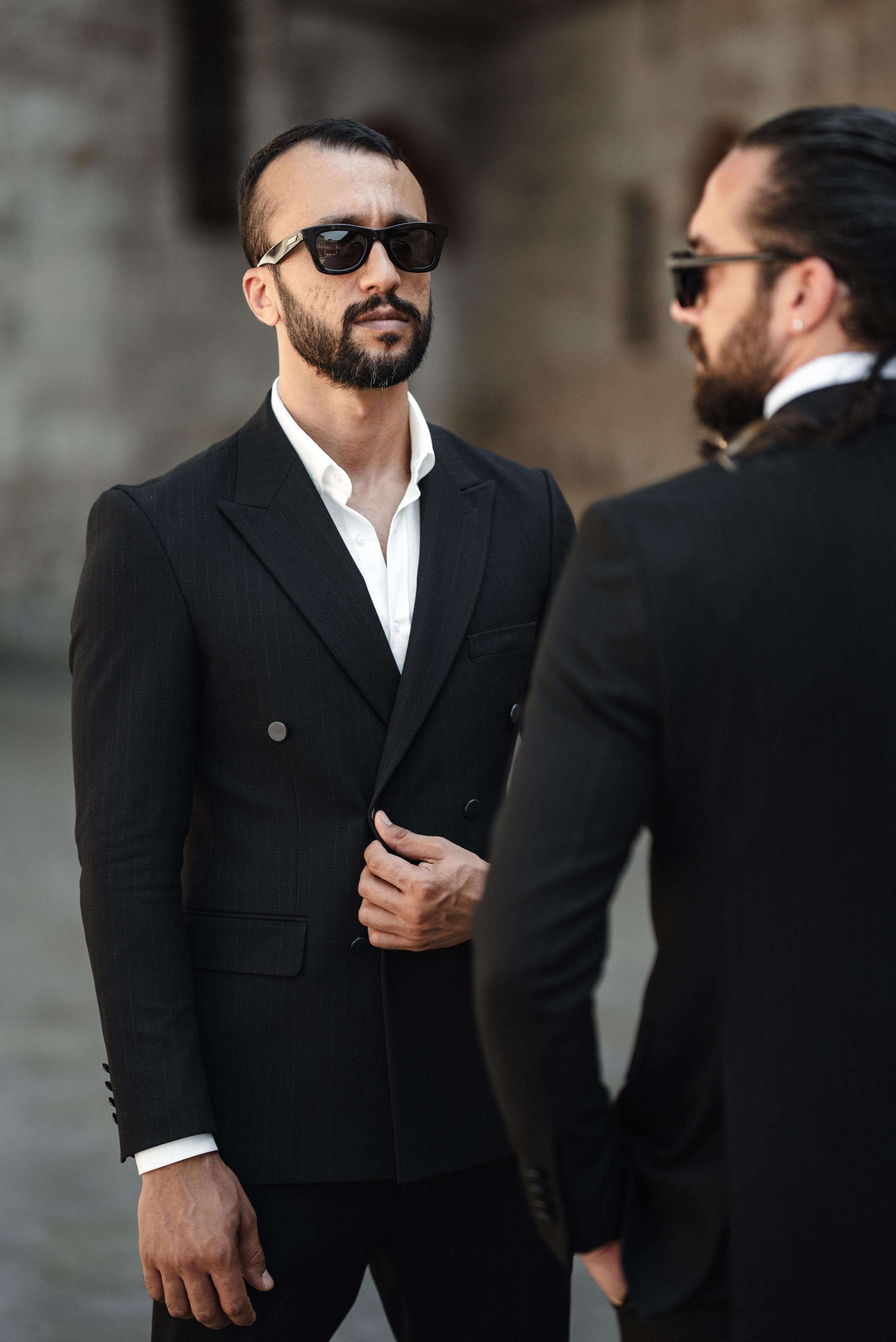 Çizgi Detay Slim Fit Kruvaze Takım Elbise Lacivert ürünü TAKIM ELBİSE kategorisinde sizleri bekliyor.