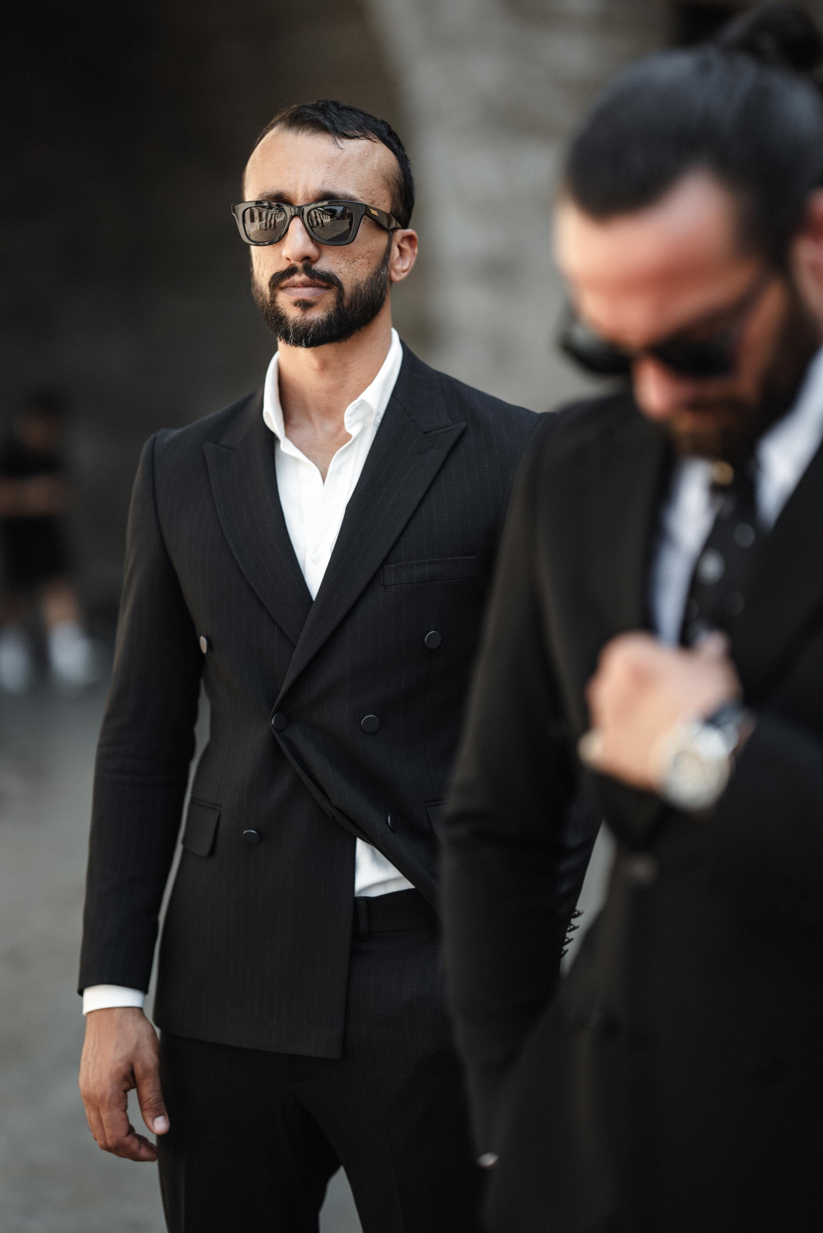Çizgi Detay Slim Fit Kruvaze Takım Elbise Lacivert ürünü TAKIM ELBİSE kategorisinde sizleri bekliyor.