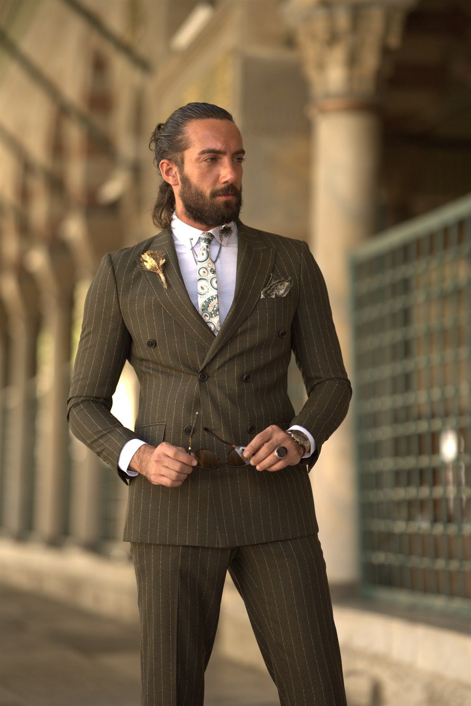 Line Detail Slim Fit Suit ürünü SUIT kategorisinde sizleri bekliyor.