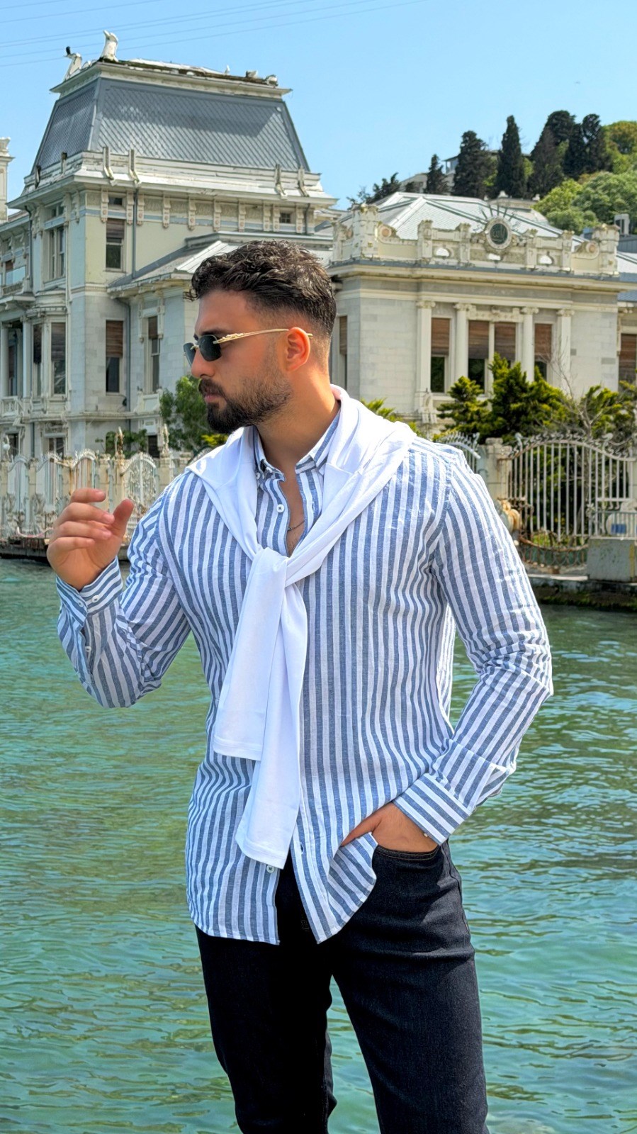 ÇİZGİLİ GÖMLEK SİVRİ YAKA ürünü GÖMLEK kategorisinde sizleri bekliyor.