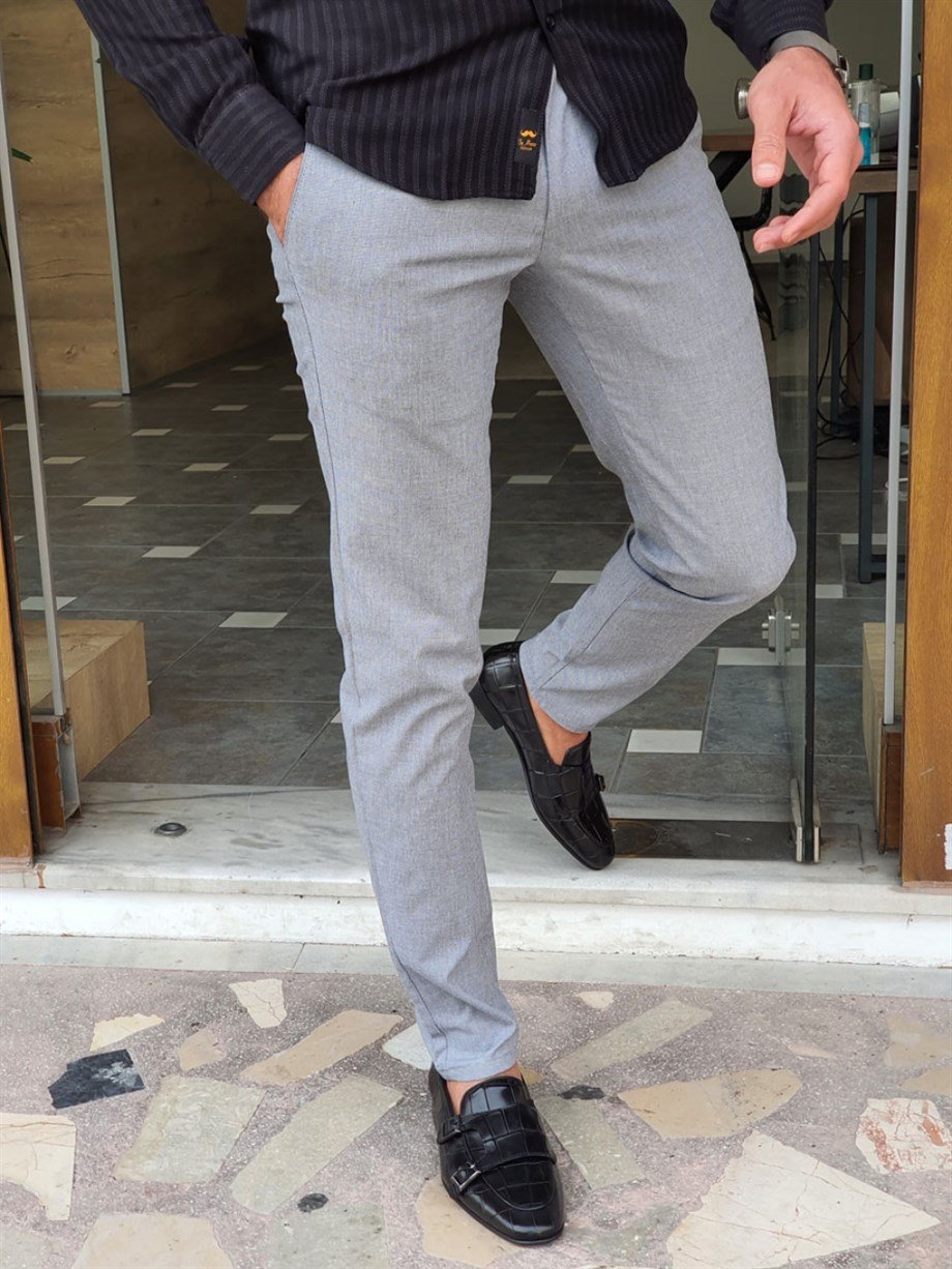 Dar Kesim Desenli Yan Cep Keten Pantolon ürünü JEANS CLOTHING kategorisinde sizleri bekliyor.