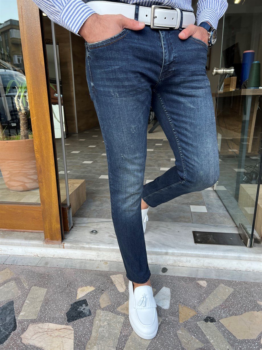 Narrow Cut Slit Detailed Grinding Jeans ürünü JEANS CLOTHING kategorisinde sizleri bekliyor.