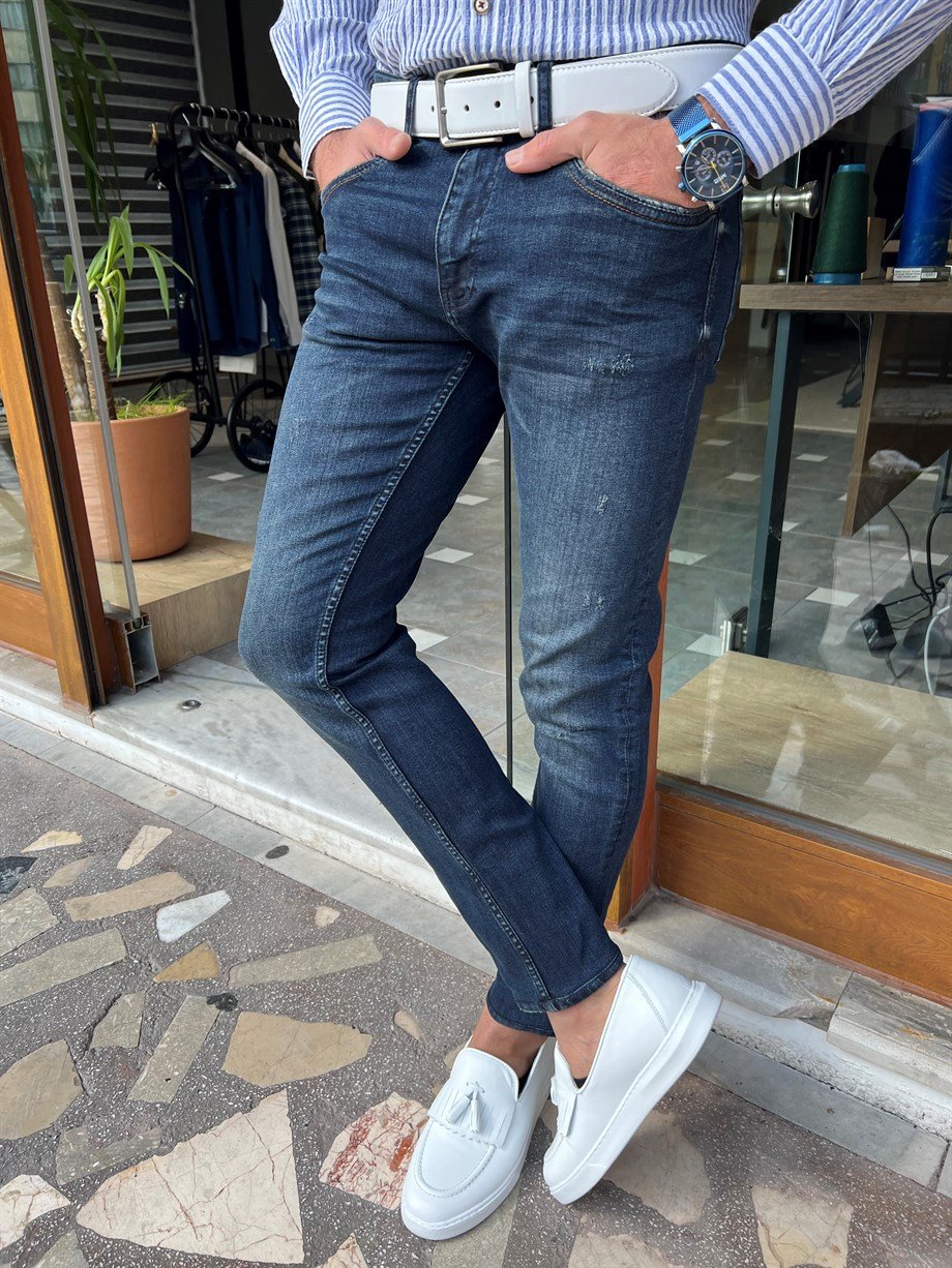 Narrow Cut Slit Detailed Grinding Jeans ürünü JEANS CLOTHING kategorisinde sizleri bekliyor.