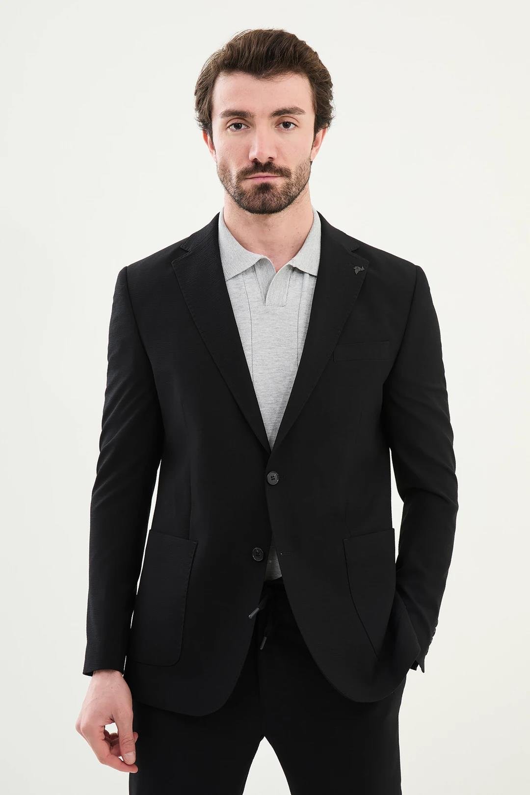 Desenli Slim Fit Torba Cep Gofreli Erkek Ceket ürünü DIŞ GİYİM kategorisinde sizleri bekliyor.