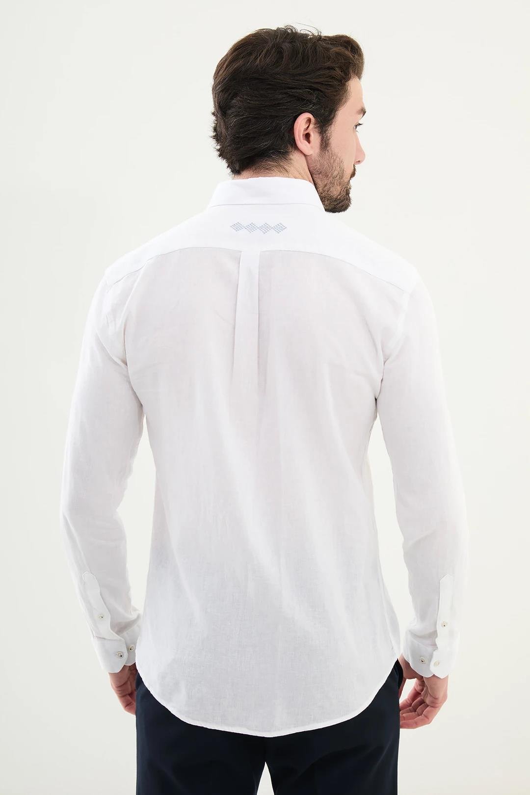 Desenli Slim Fit Uzun Kollu Keten Erkek Gömlek ürünü ÜST GİYİM kategorisinde sizleri bekliyor.