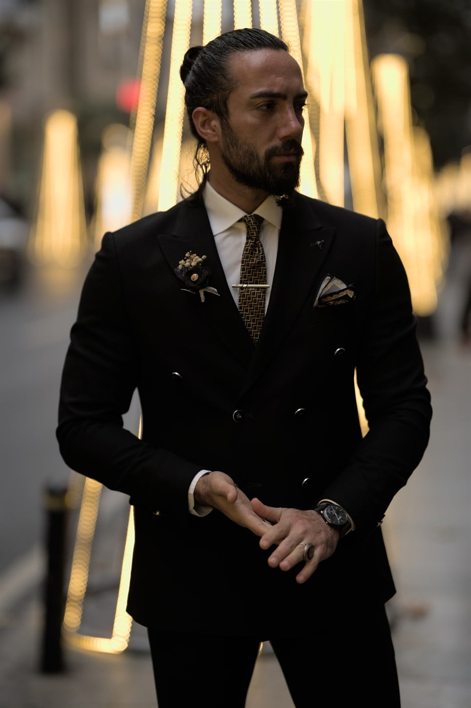 Vertical Collar Double Breasted Suit ürünü SUIT kategorisinde sizleri bekliyor.