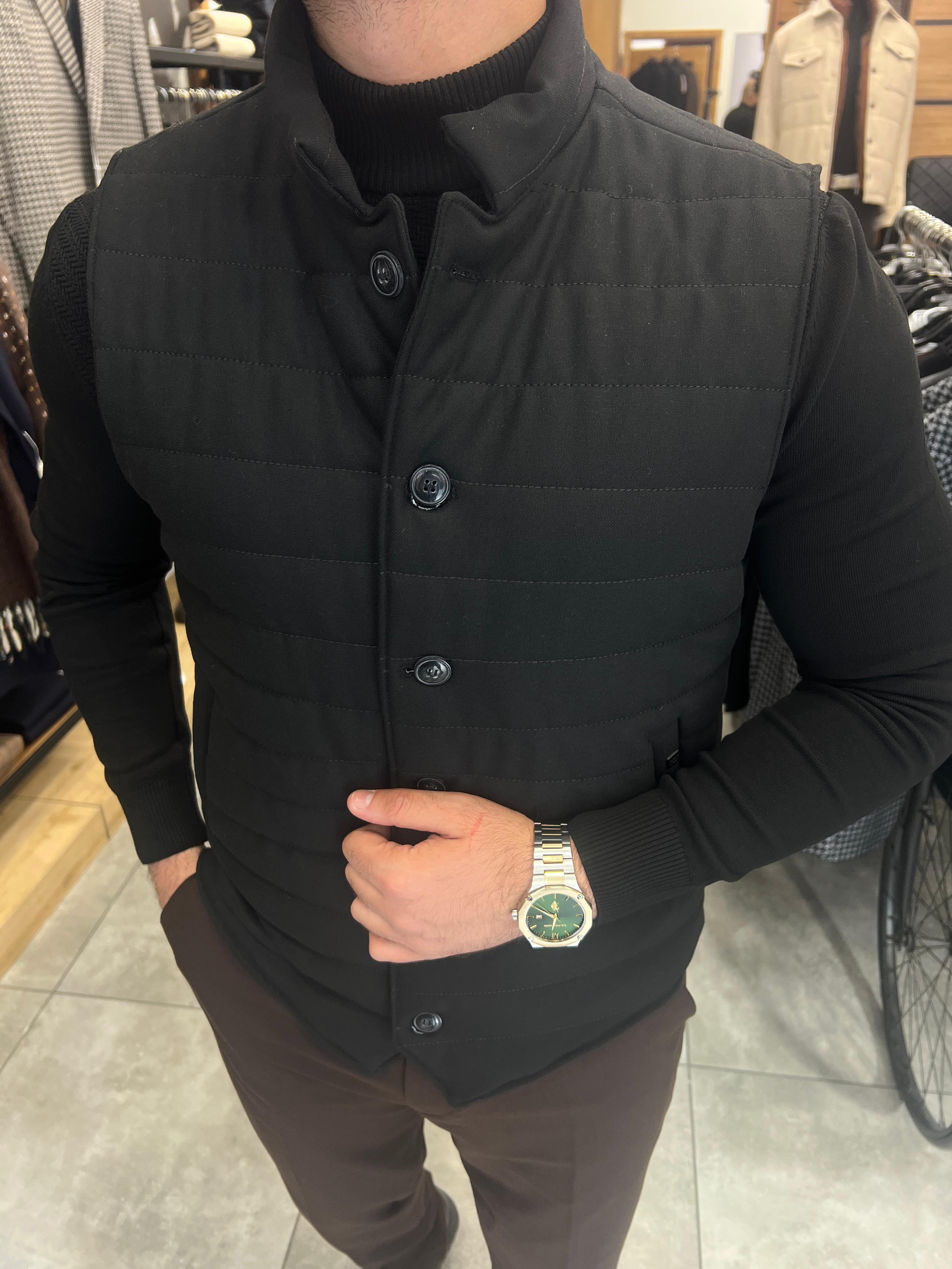 Buttoned Puffer Sweater (Vest with Knitwear Detail) ürünü OUTERWEAR kategorisinde sizleri bekliyor.