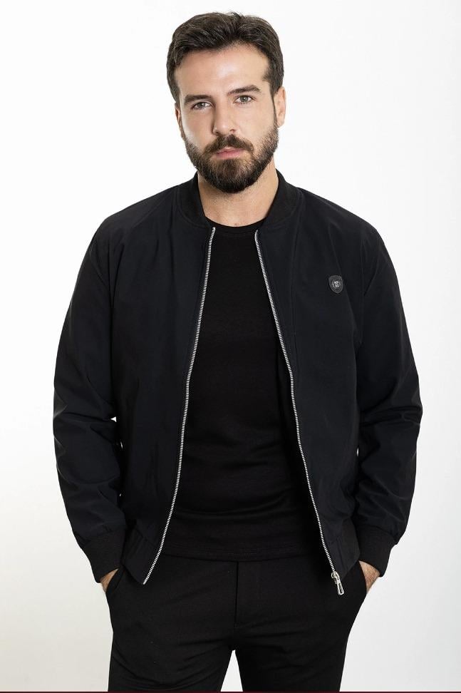 Düz Slim Fit Hakim Yaka Erkek Mont ürünü DIŞ GİYİM kategorisinde sizleri bekliyor.