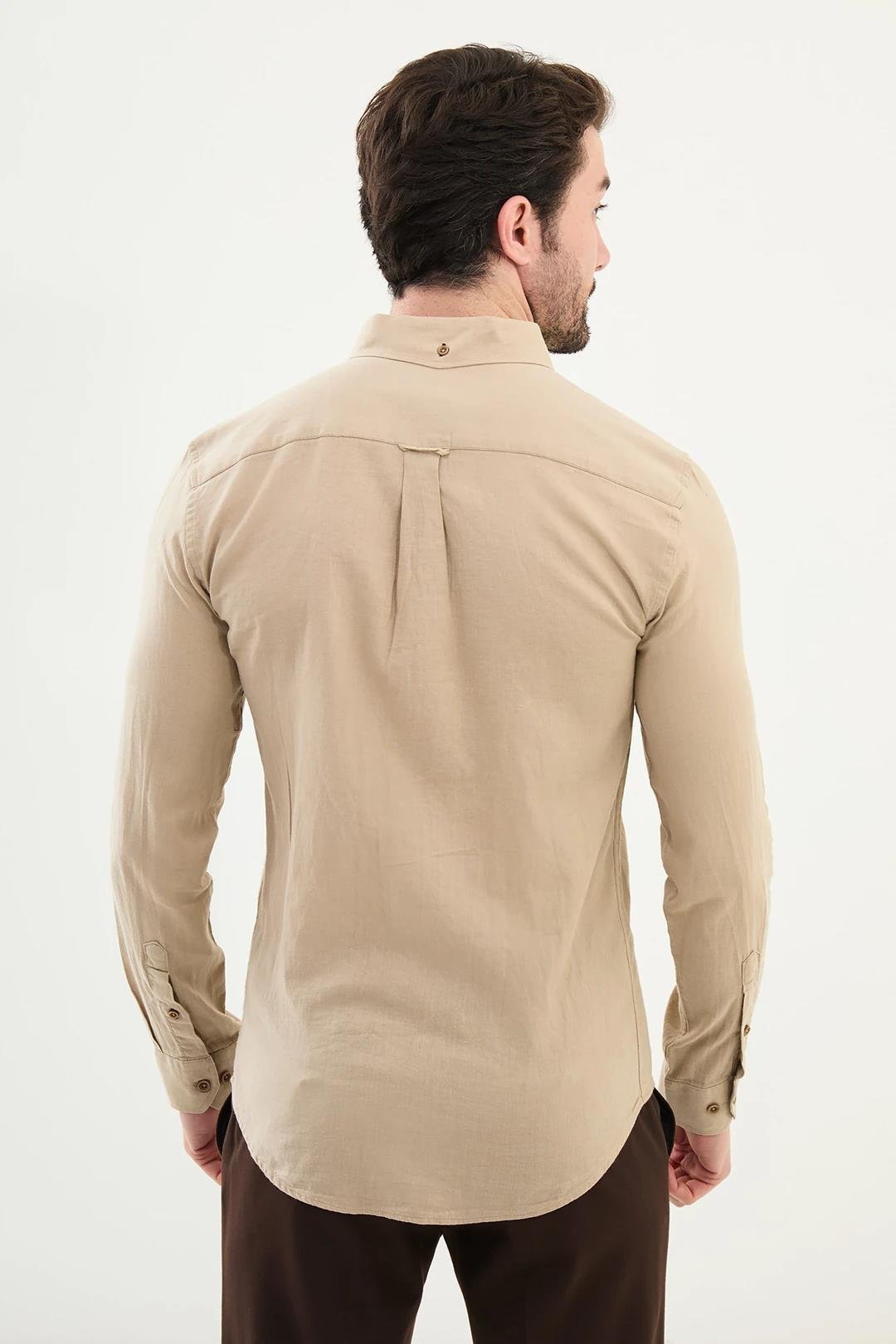 Düz Slim Fit Uzun Kollu Keten Erkek Gömlek ürünü ÜST GİYİM kategorisinde sizleri bekliyor.