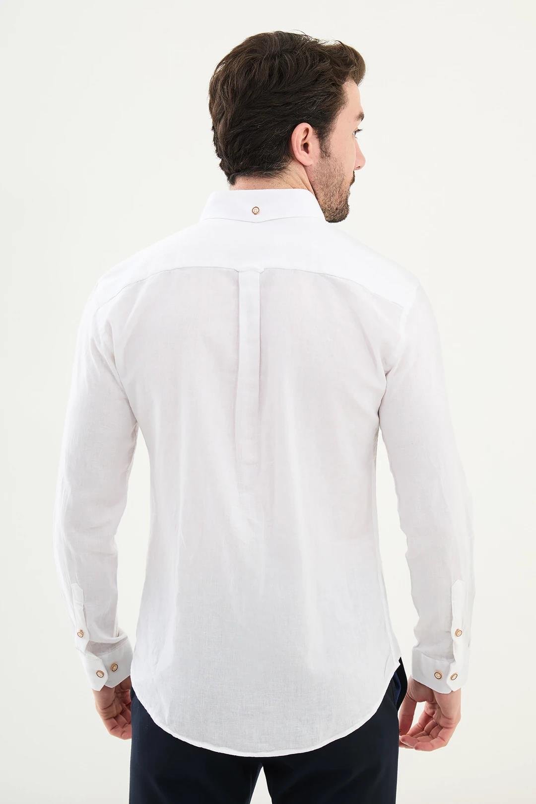 Düz Slim Fit Uzun Kollu Keten Erkek Gömlek ürünü ÜST GİYİM kategorisinde sizleri bekliyor.