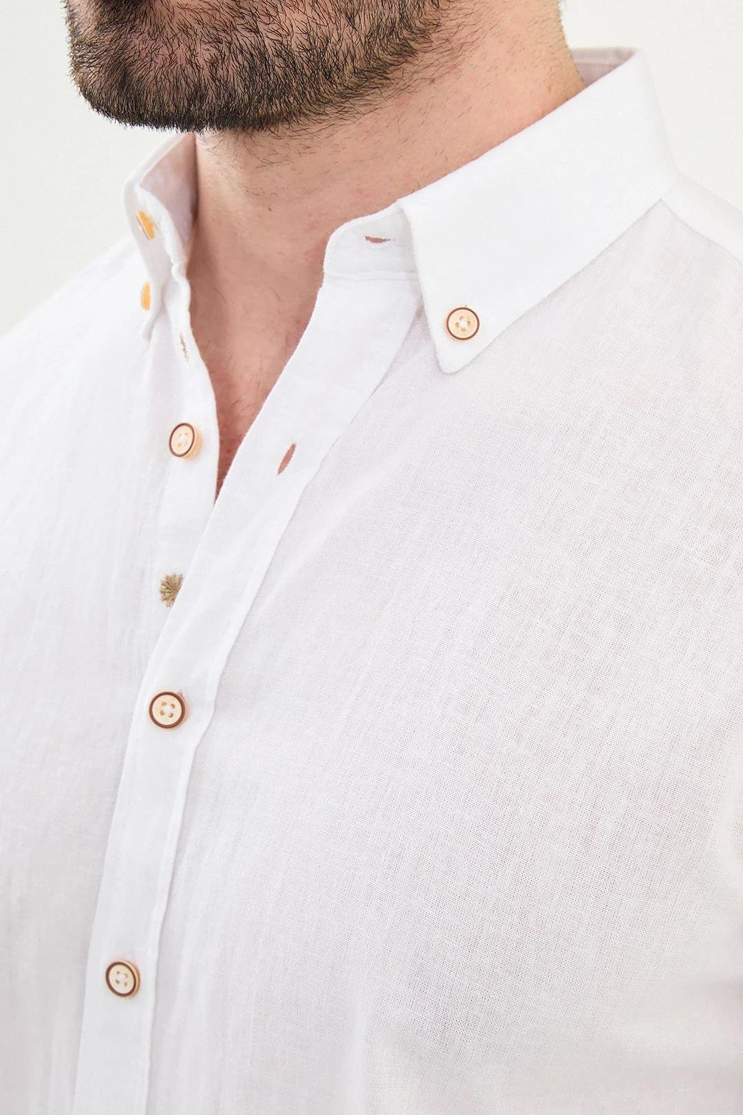 Düz Slim Fit Uzun Kollu Keten Erkek Gömlek ürünü ÜST GİYİM kategorisinde sizleri bekliyor.