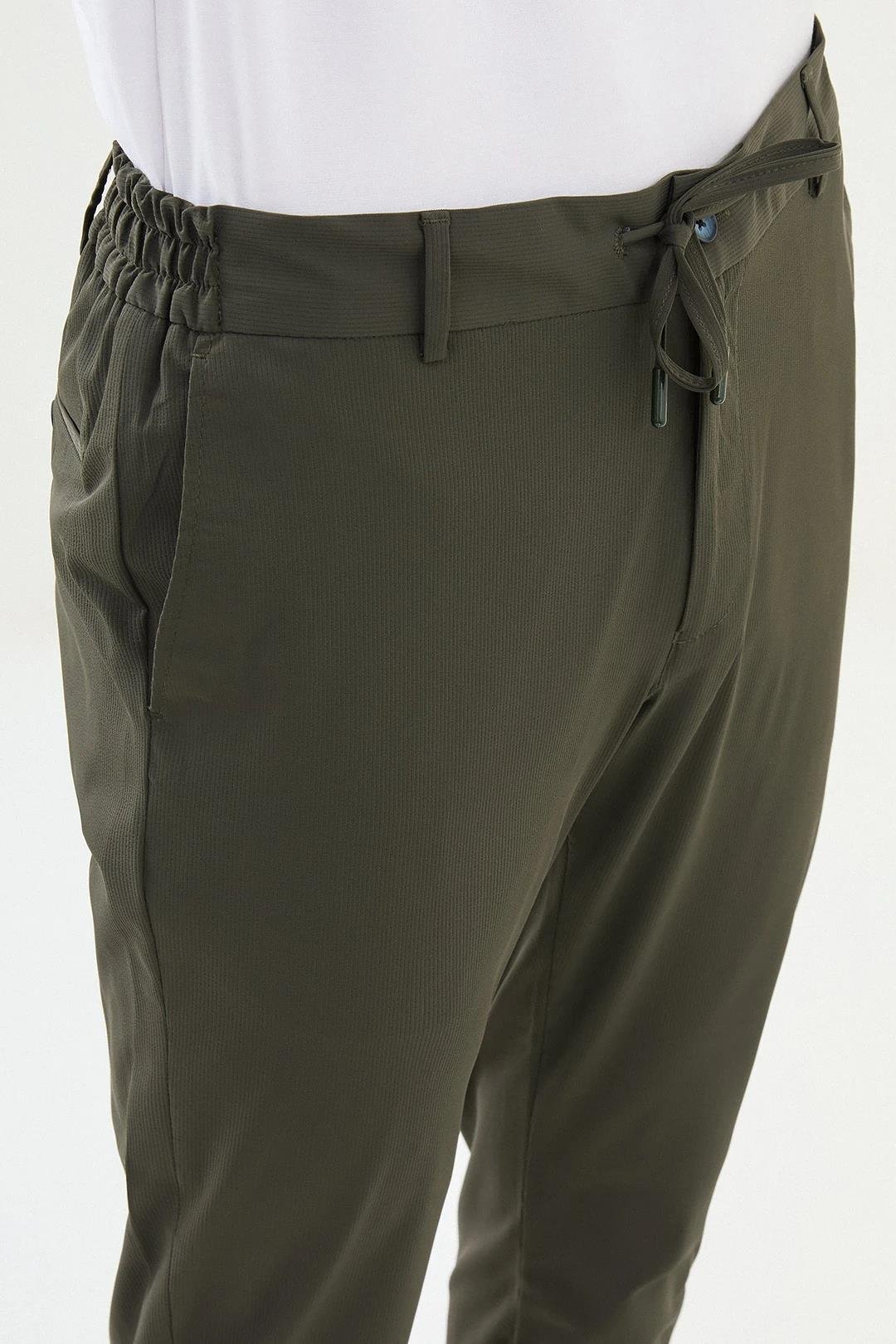 Düz Super Slim Fit Beli Lastikli İpli Erkek Pantolon ürünü ALT GİYİM kategorisinde sizleri bekliyor.