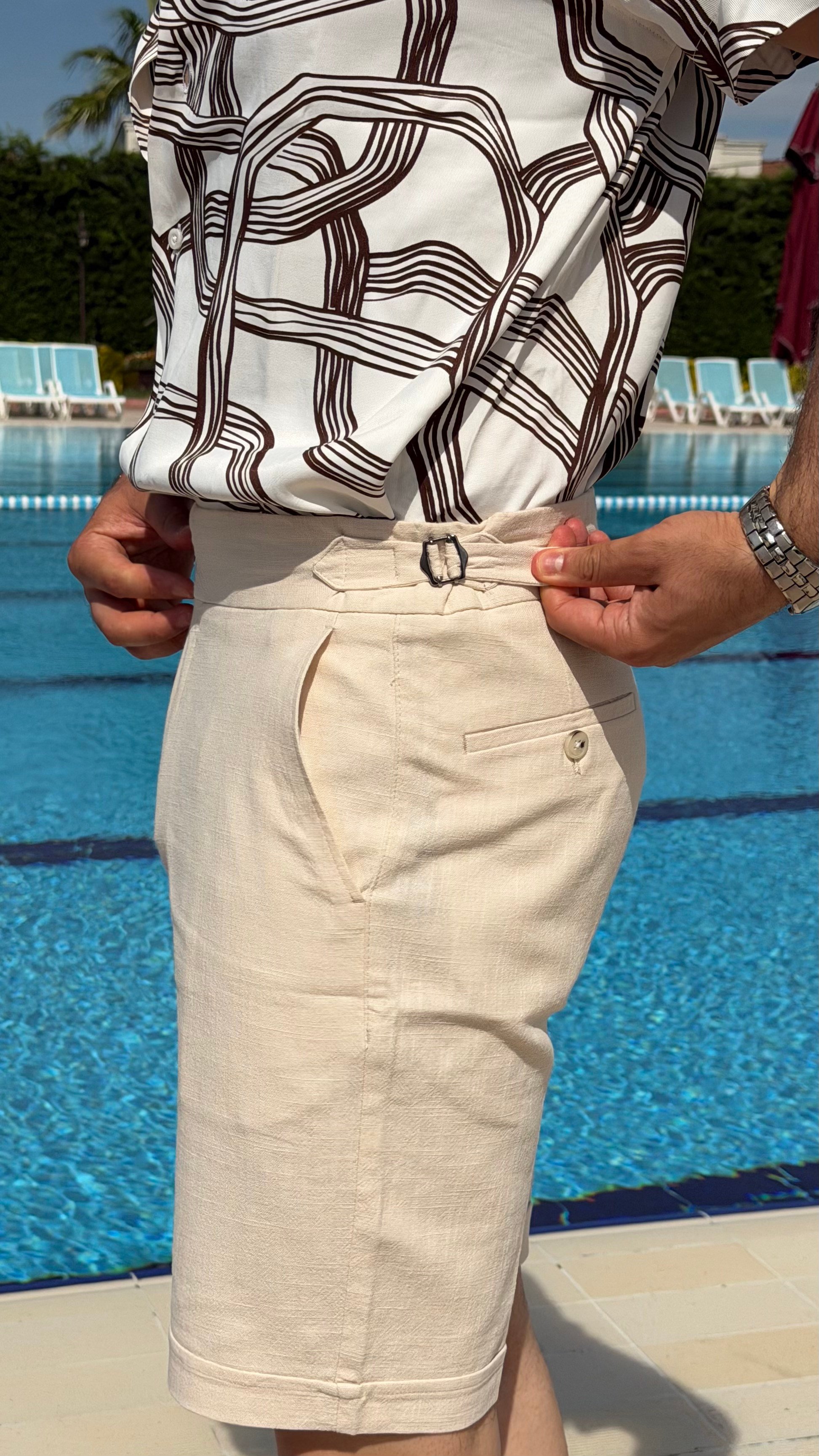 Düz Süper Slim Fit Kemerli Erkek Keten Şort Bej ürünü KUMAŞ PANTOLON kategorisinde sizleri bekliyor.
