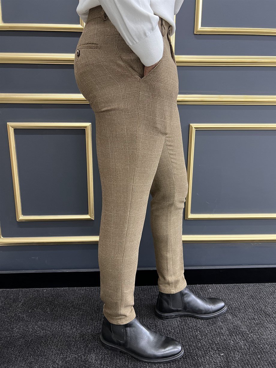 Checked Slim Fit Trousers ürünü JEANS CLOTHING kategorisinde sizleri bekliyor.