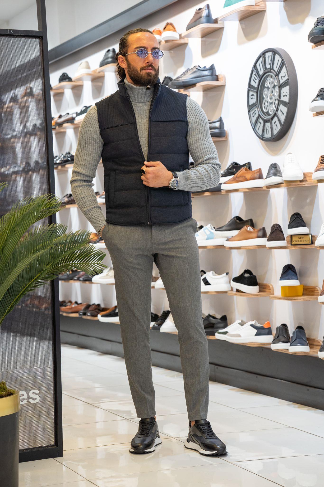 Erkek Sıfır Kol Kaşe Yelek ürünü OUTERWEAR kategorisinde sizleri bekliyor.