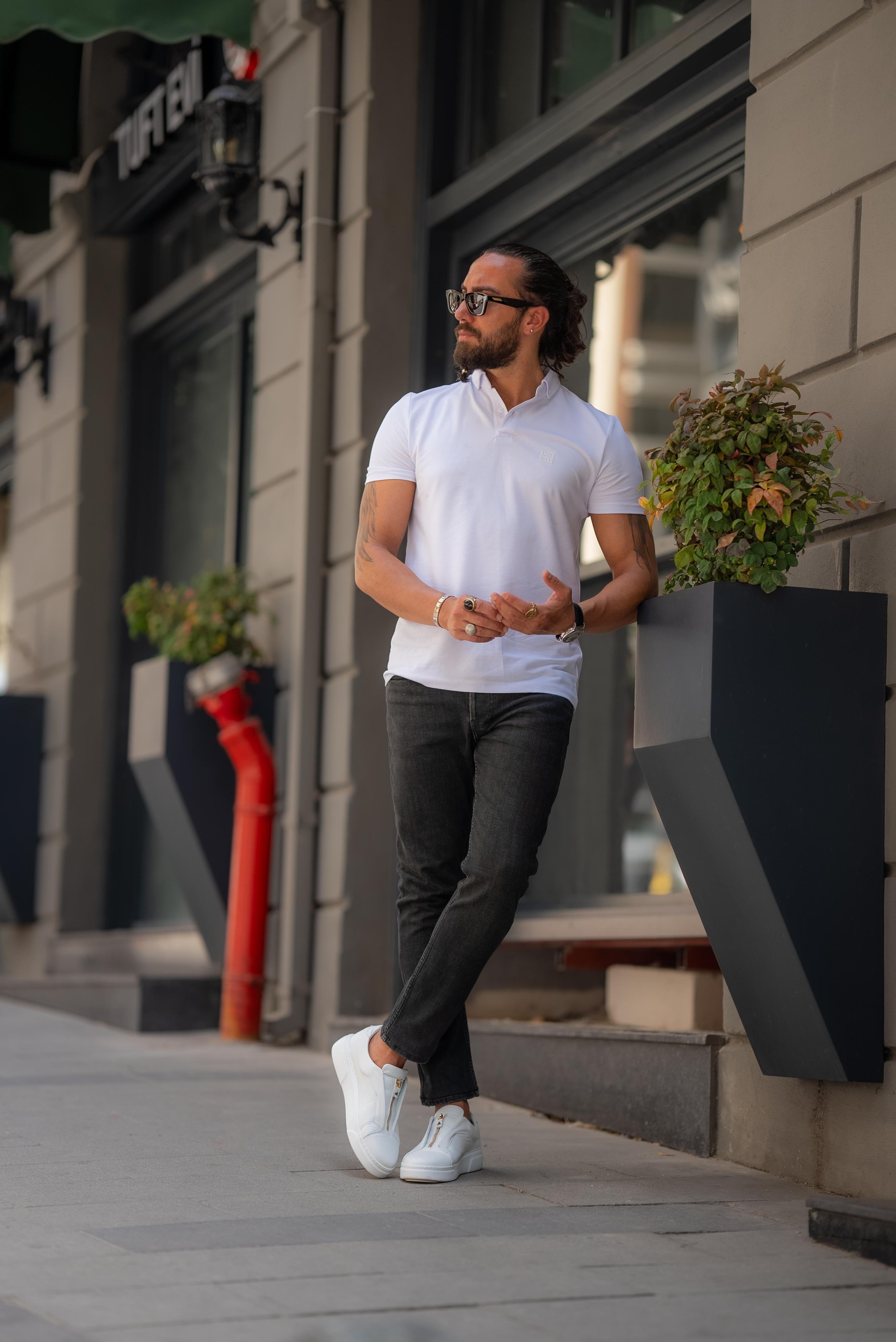 Erkek Slim Fit İtalyan Yaka T-shirt Beyaz ürünü ÜST GİYİM kategorisinde sizleri bekliyor.