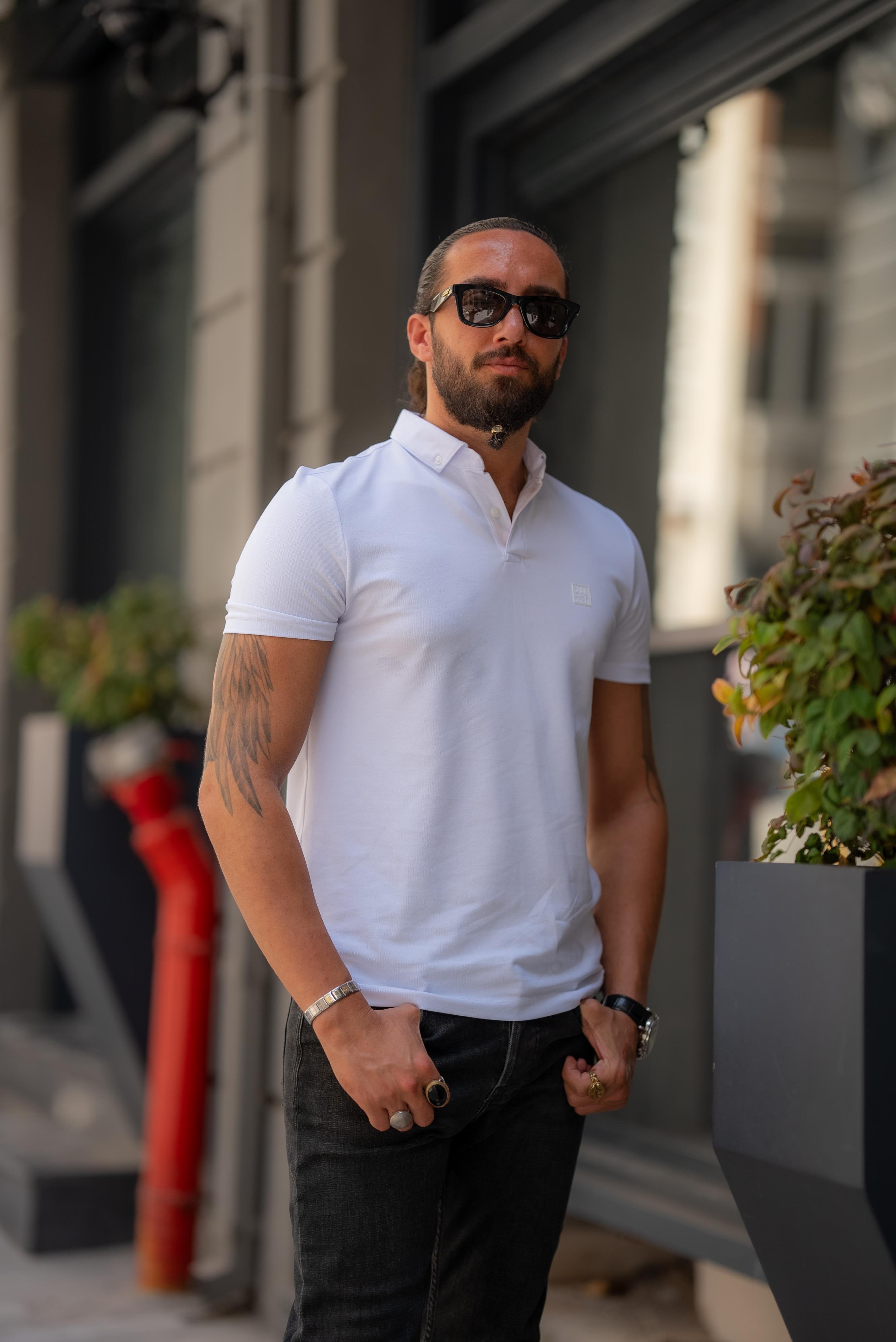 Erkek Slim Fit İtalyan Yaka T-shirt Beyaz ürünü ÜST GİYİM kategorisinde sizleri bekliyor.