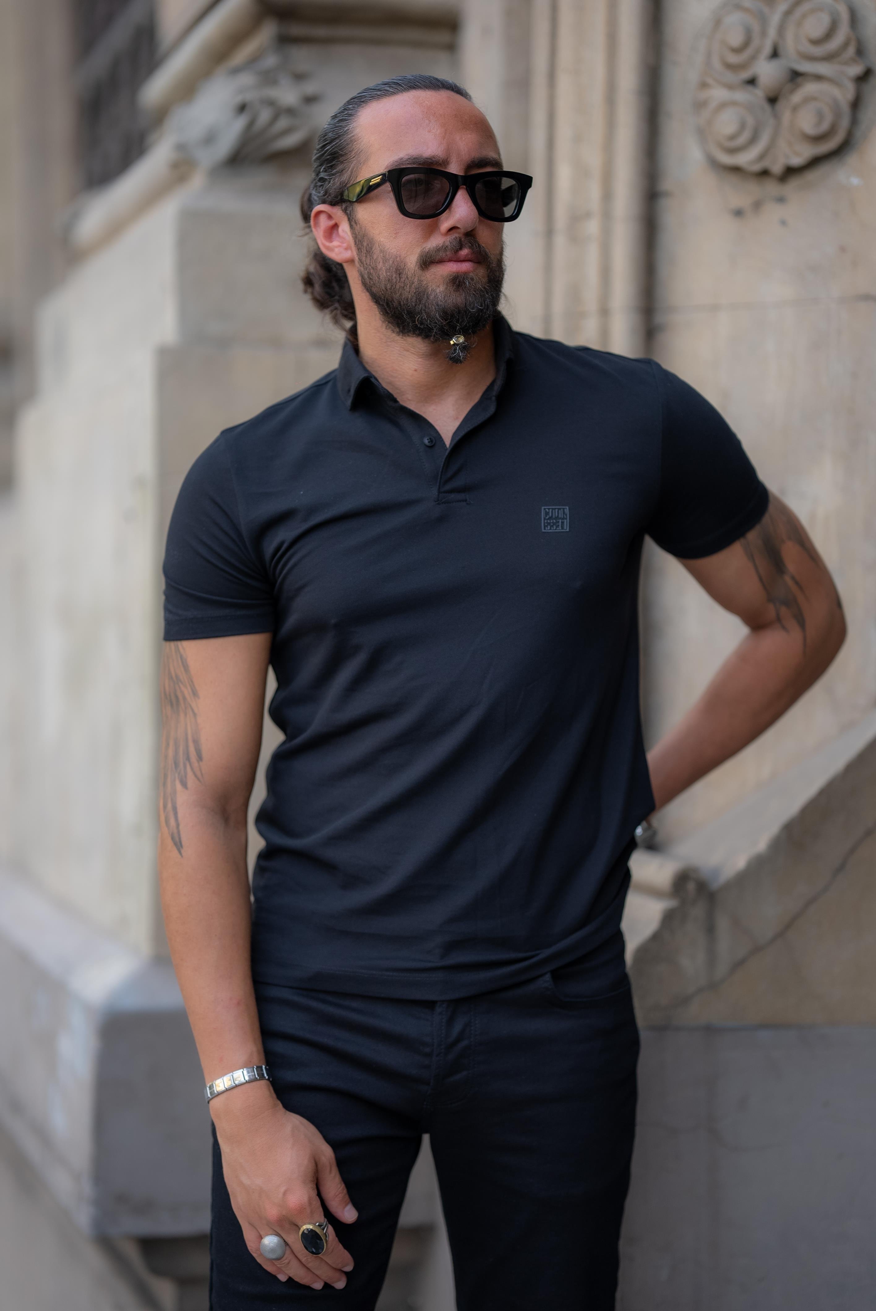 Erkek Slim Fit İtalyan Yaka T-shirt Siyah ürünü ÜST GİYİM kategorisinde sizleri bekliyor.