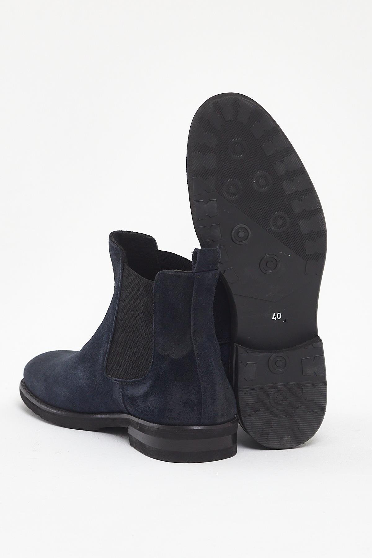 Eva Sole 100% Leather Chelsea Suede Boots ürünü NEW SEASON kategorisinde sizleri bekliyor.