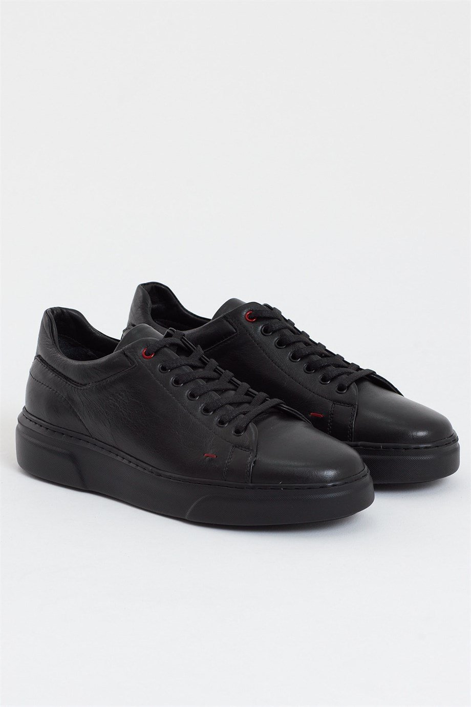 Eva Taban Hakiki Deri Sneakers ürünü NEW SEASON kategorisinde sizleri bekliyor.