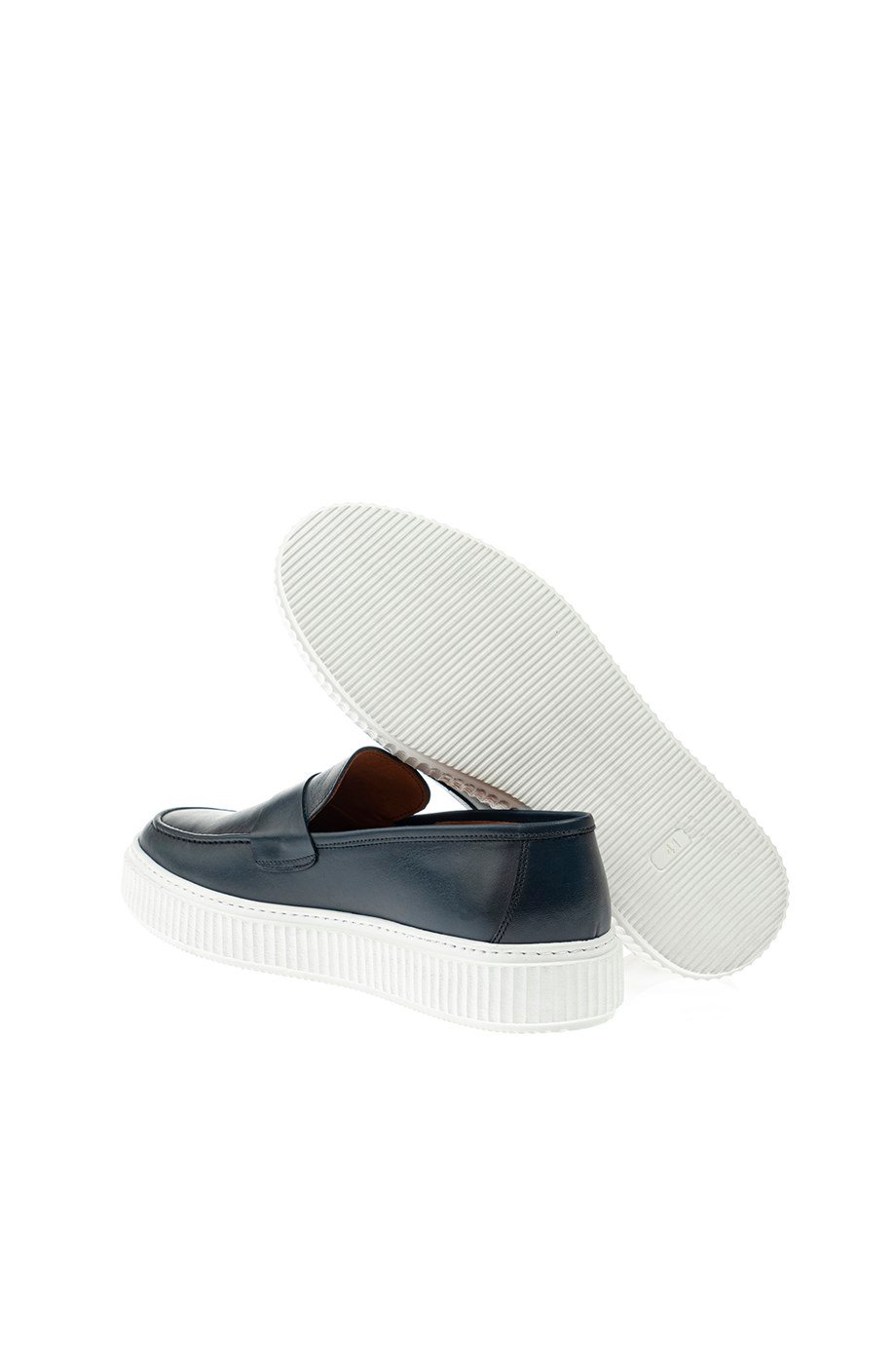 Eva Taban Hakiki Deri Strap Loafer ürünü YENİ SEZON kategorisinde sizleri bekliyor.