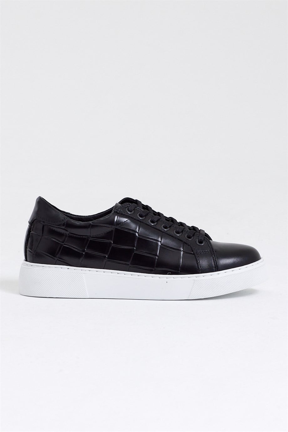Eva Sole Crocodile Patterned Sports Shoes ürünü SNEAKER kategorisinde sizleri bekliyor.