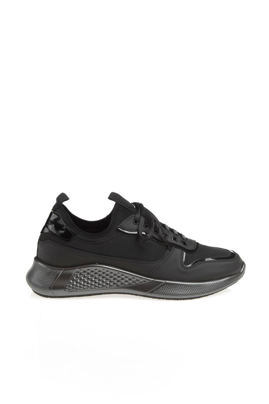 Eva Sole Sneakers Shoes ürünü NEW SEASON kategorisinde sizleri bekliyor.