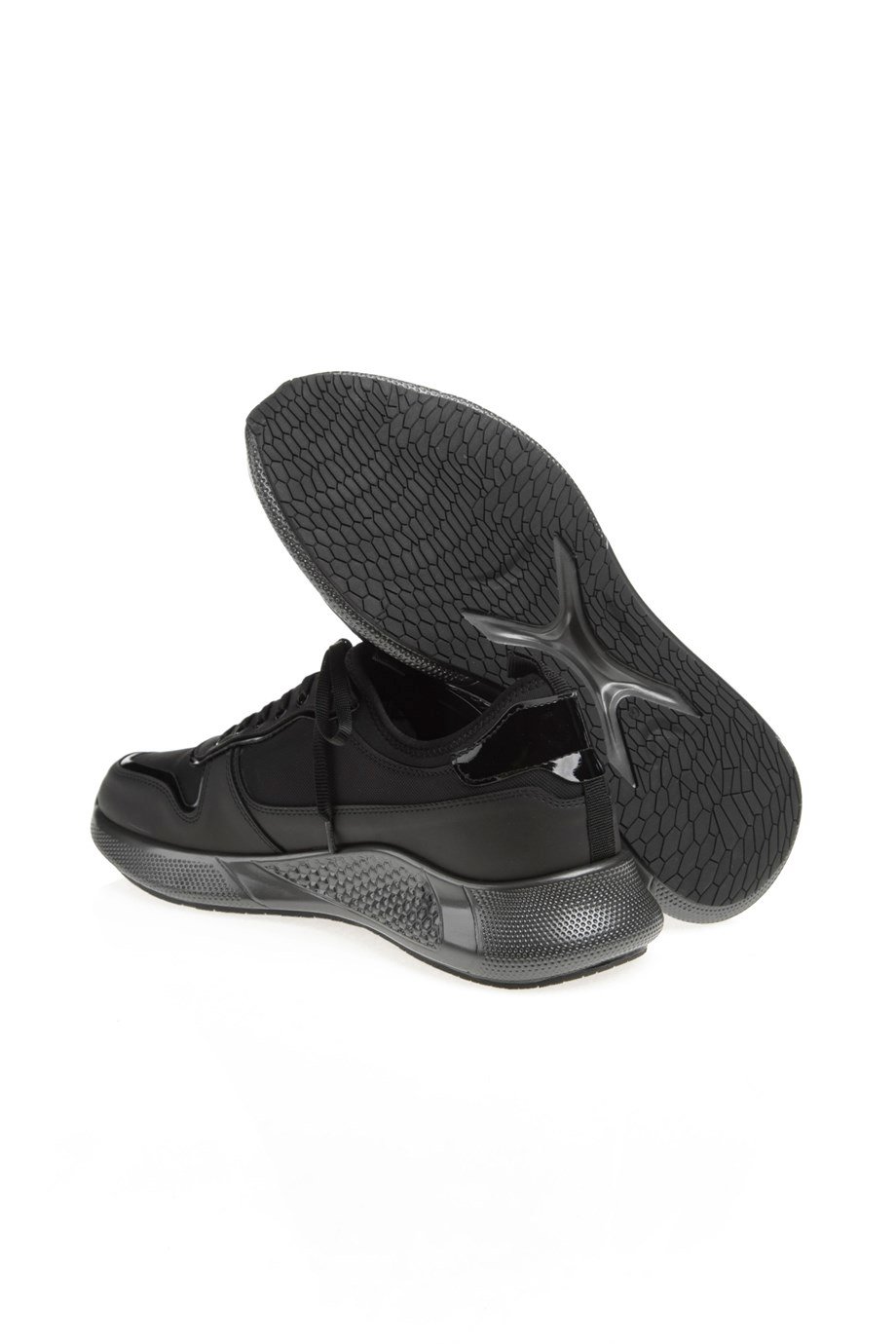 Eva Sole Sneakers Shoes ürünü NEW SEASON kategorisinde sizleri bekliyor.