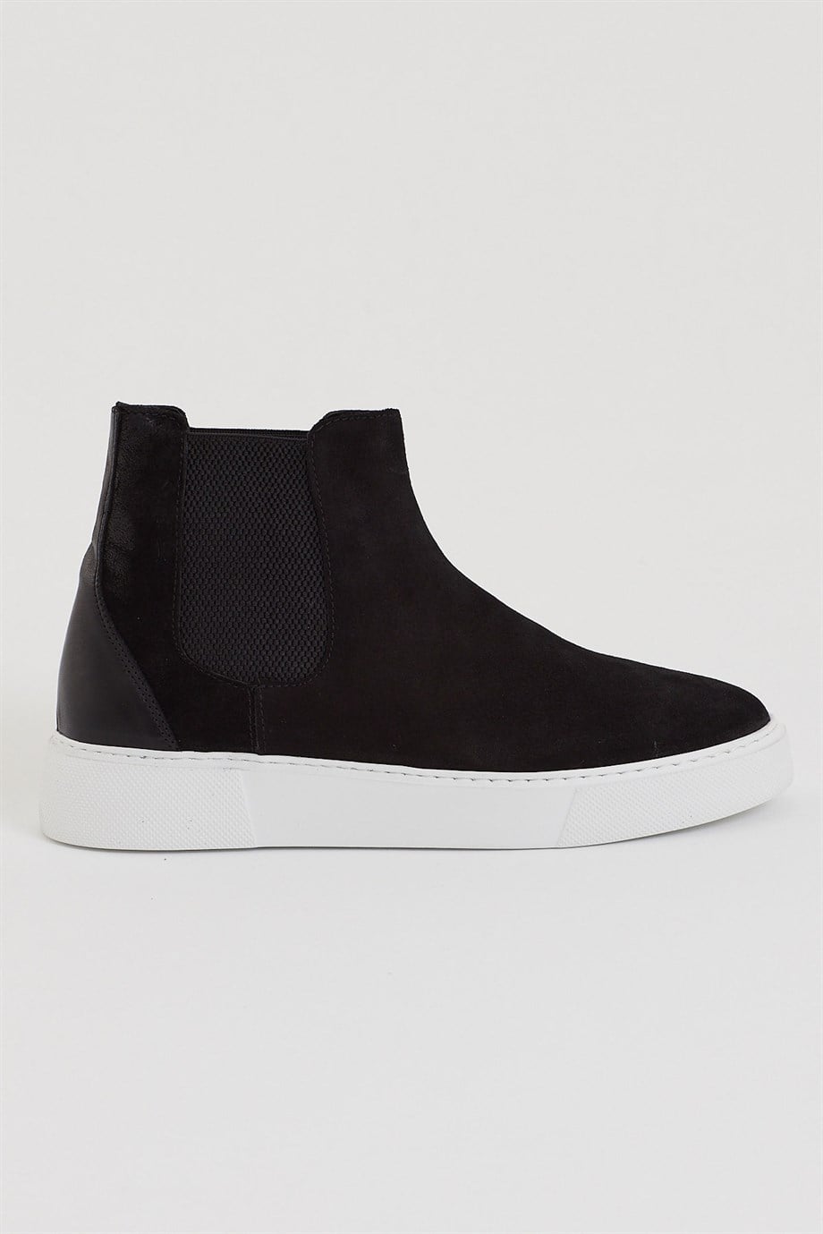 Eva Sole Suede Boots ürünü NEW SEASON kategorisinde sizleri bekliyor.