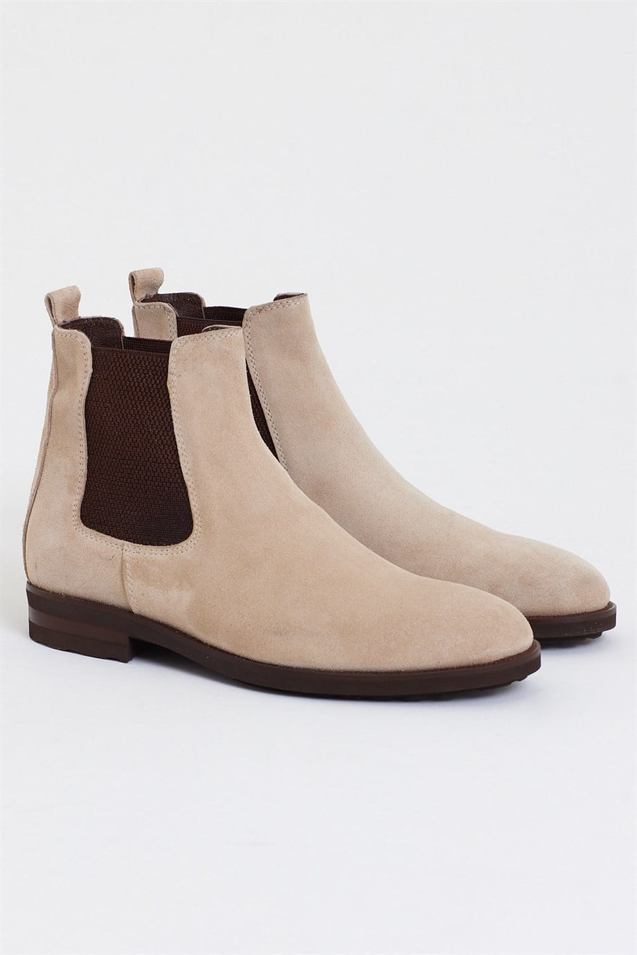 Eva Sole Suede Chelsea Boots ürünü NEW SEASON kategorisinde sizleri bekliyor.