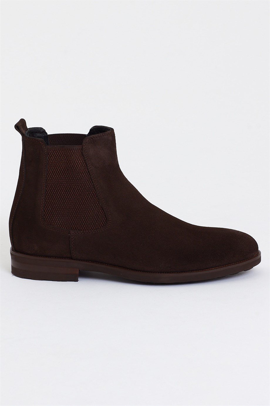 Eva Sole Suede Chelsea Boots ürünü NEW SEASON kategorisinde sizleri bekliyor.