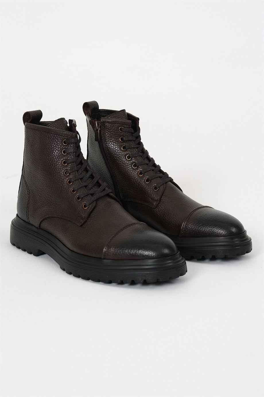 Eva Taban Yan Fermuarlı Bot ürünü BOOTS kategorisinde sizleri bekliyor.