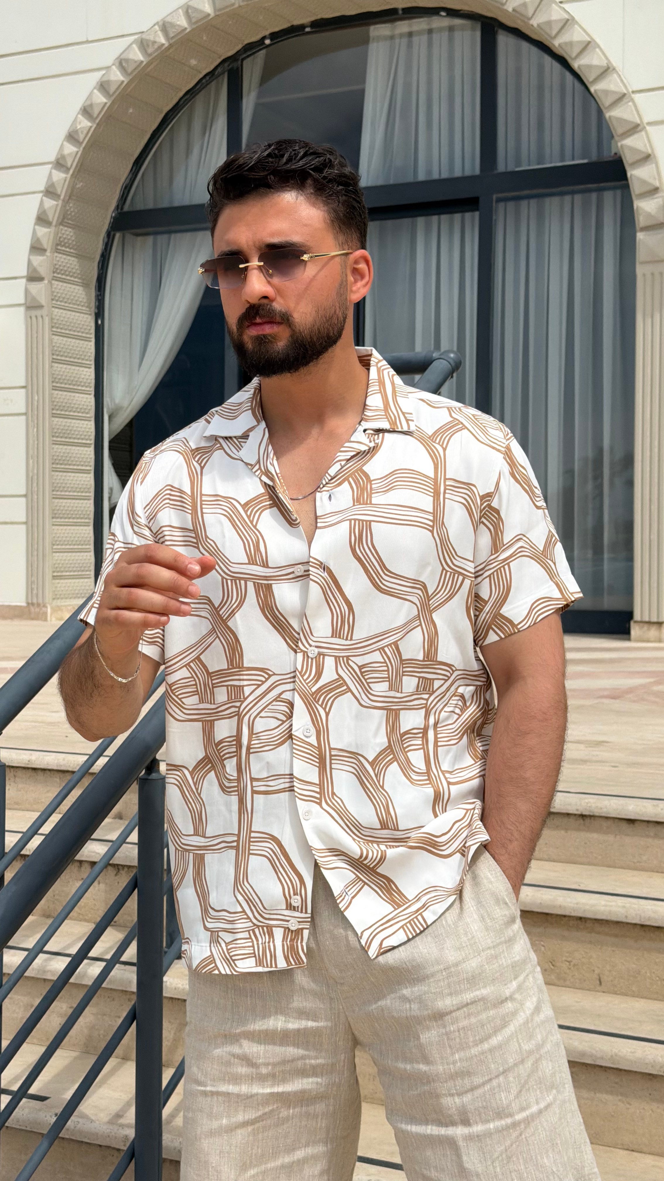 Gömlek ürünü ÜST GİYİM kategorisinde sizleri bekliyor.