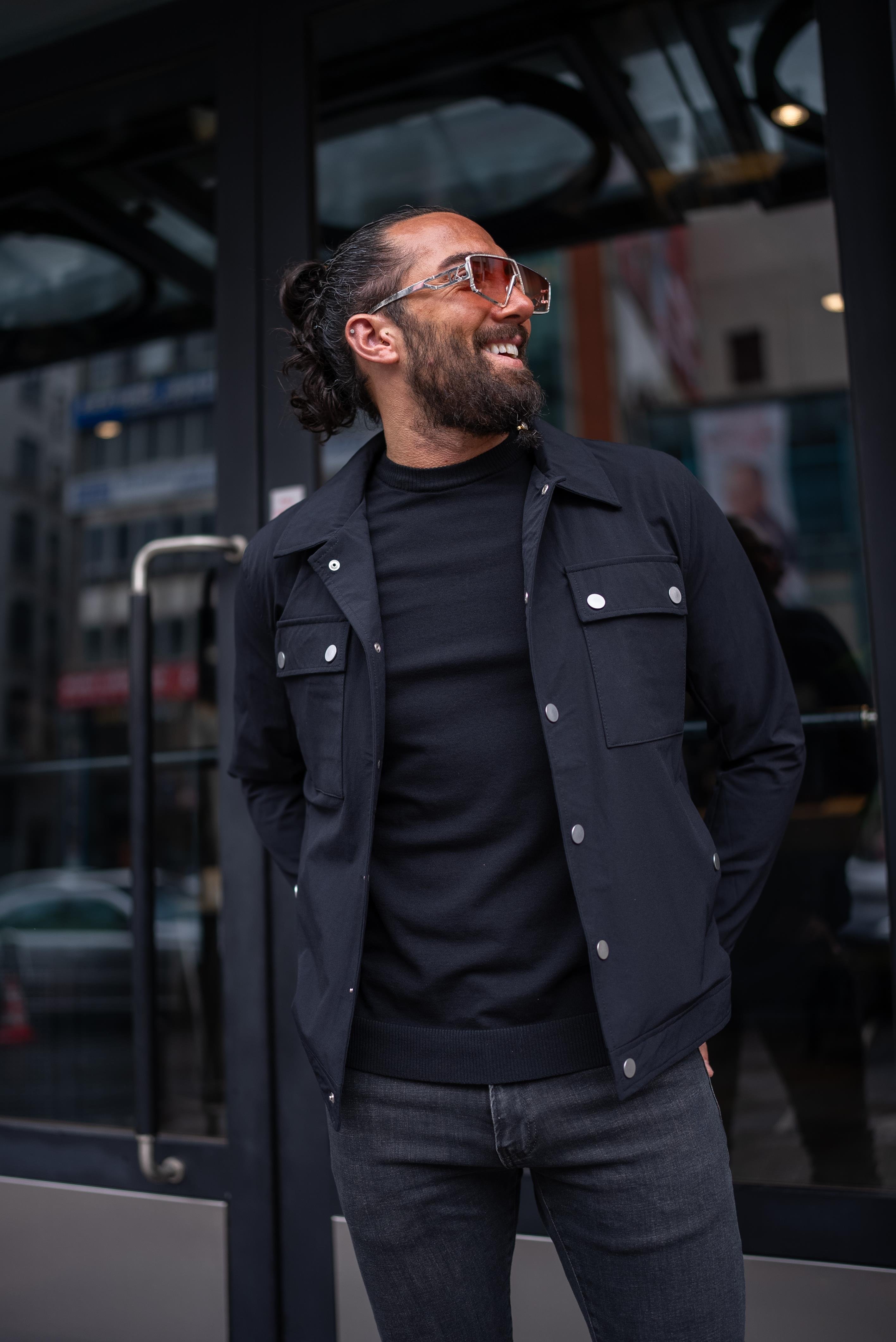 Gömlek Yaka Metal Düğme Detaylı ürünü DIŞ GİYİM kategorisinde sizleri bekliyor.