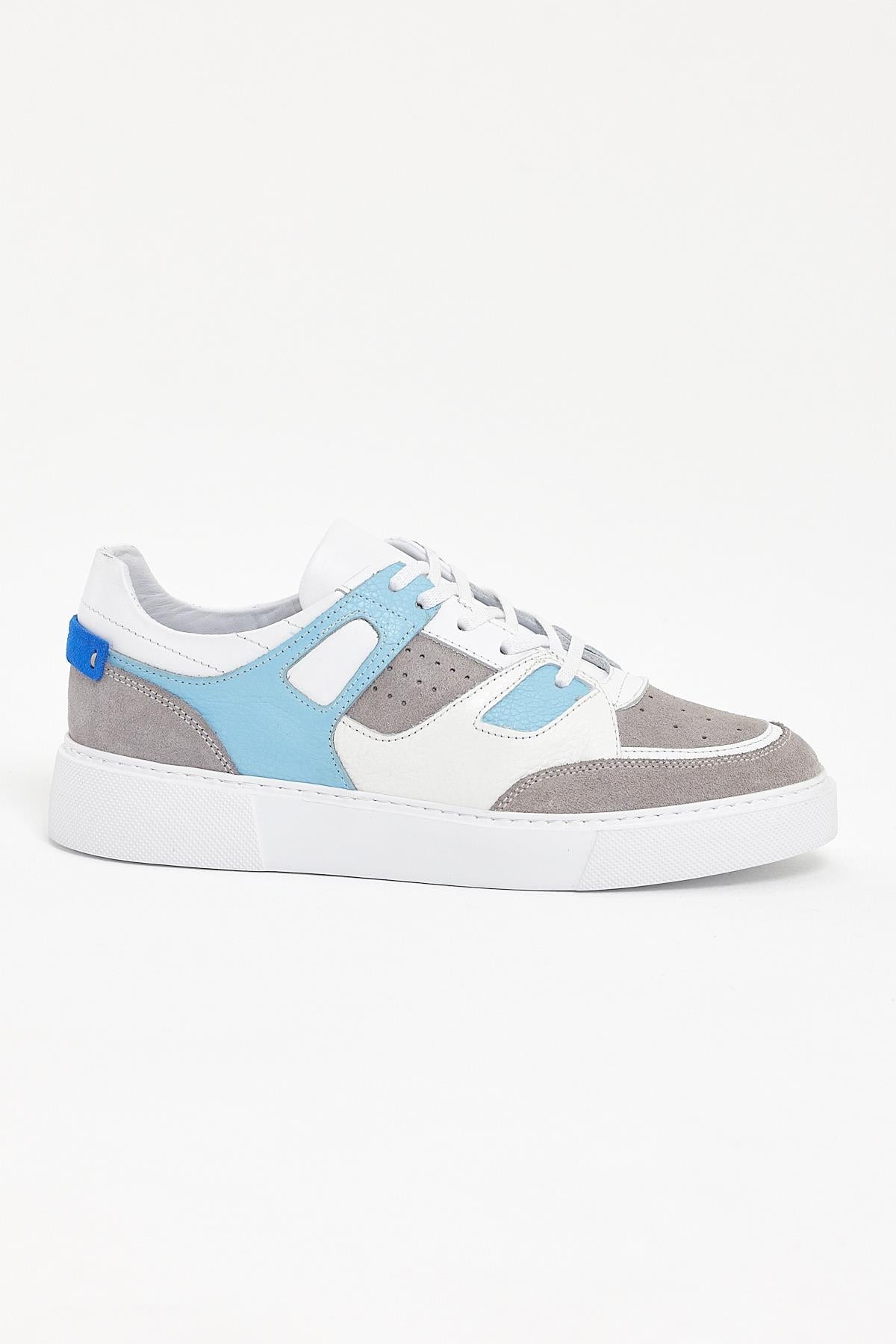Eva Sole Sports Shoes with Pool ürünü NEW SEASON kategorisinde sizleri bekliyor.