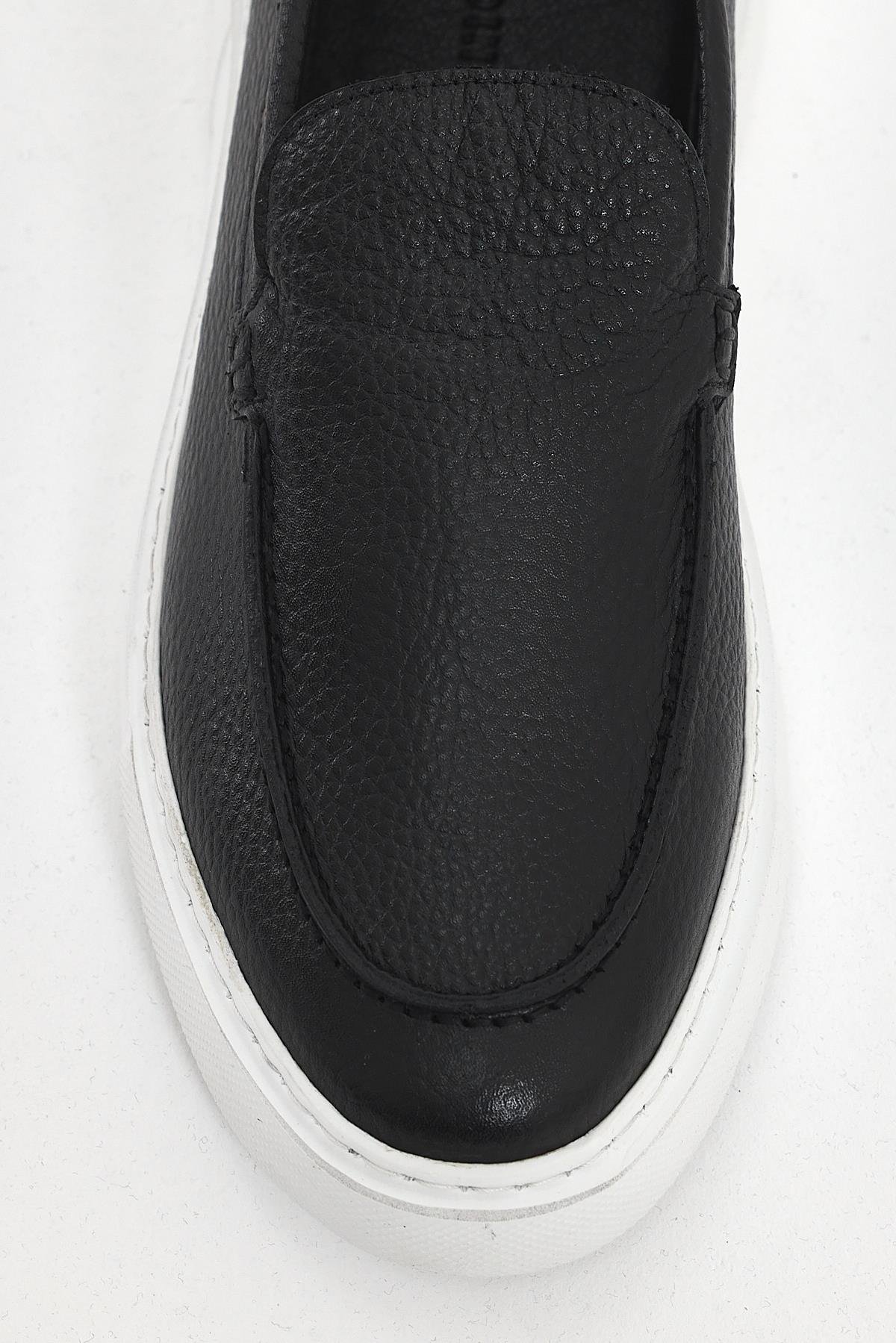 Eva Sole Sports Shoes with Pool ürünü NEW SEASON kategorisinde sizleri bekliyor.