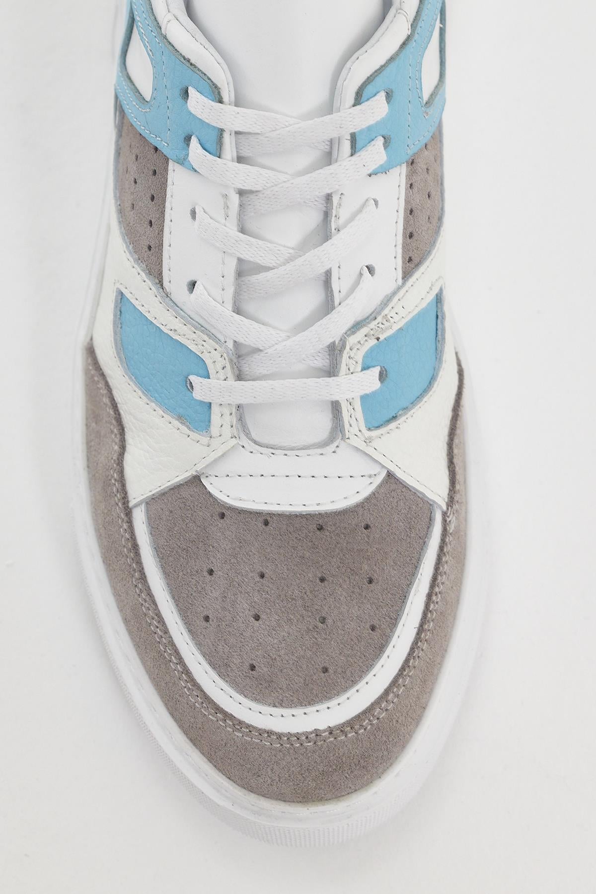 Eva Sole Sports Shoes with Pool ürünü NEW SEASON kategorisinde sizleri bekliyor.