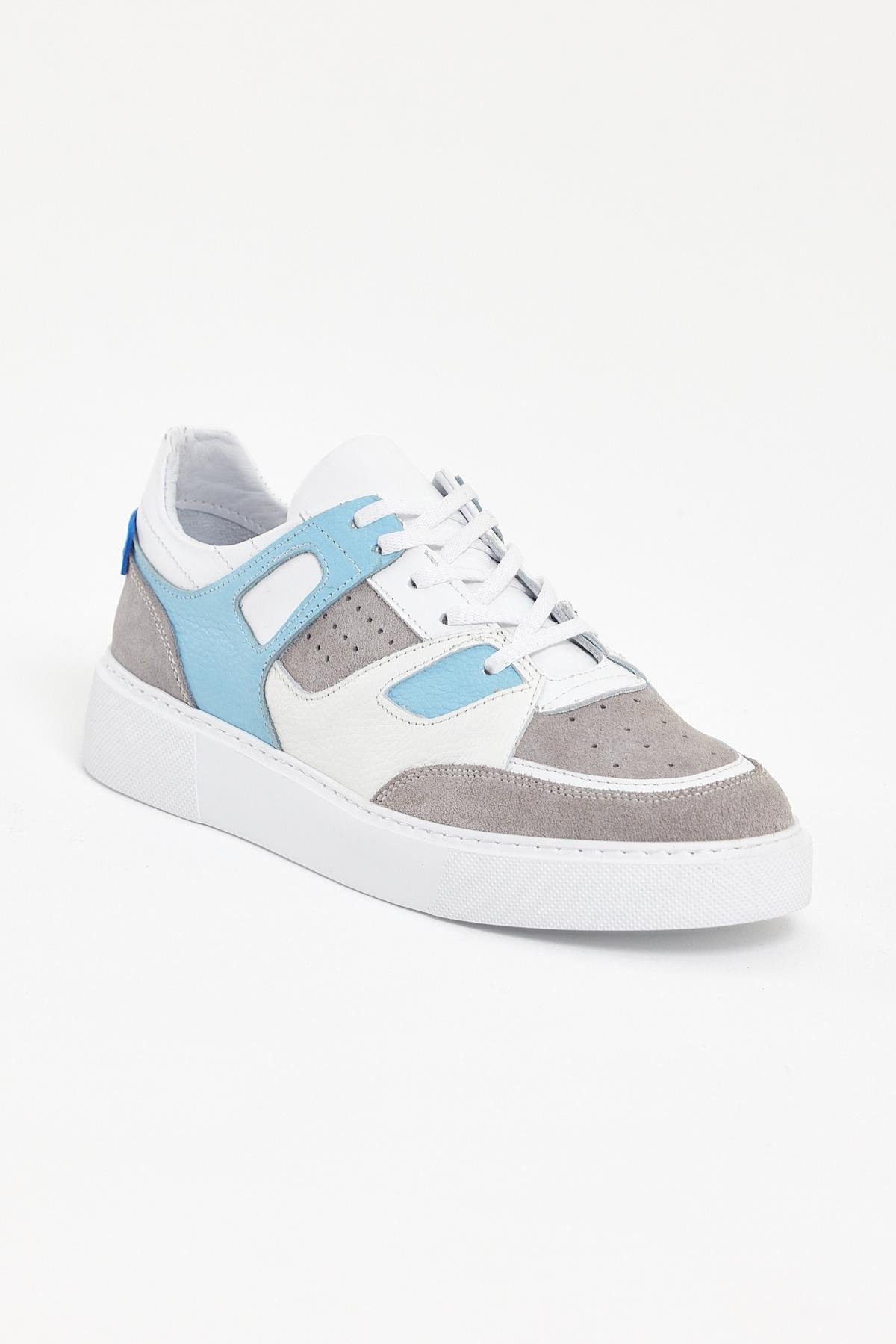Havuzlu Eva Taban Sneakers Ayakkabı ürünü NEW SEASON kategorisinde sizleri bekliyor.