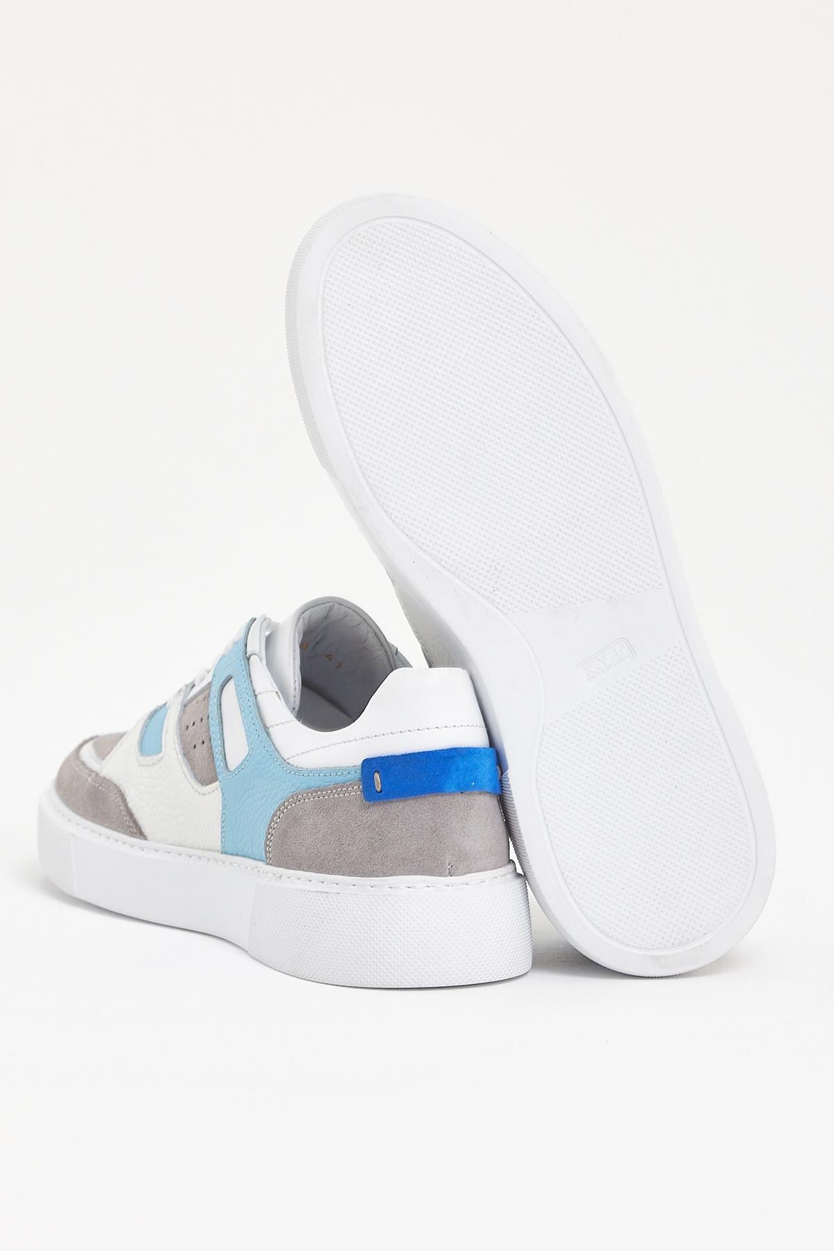 Eva Sole Sports Shoes with Pool ürünü NEW SEASON kategorisinde sizleri bekliyor.