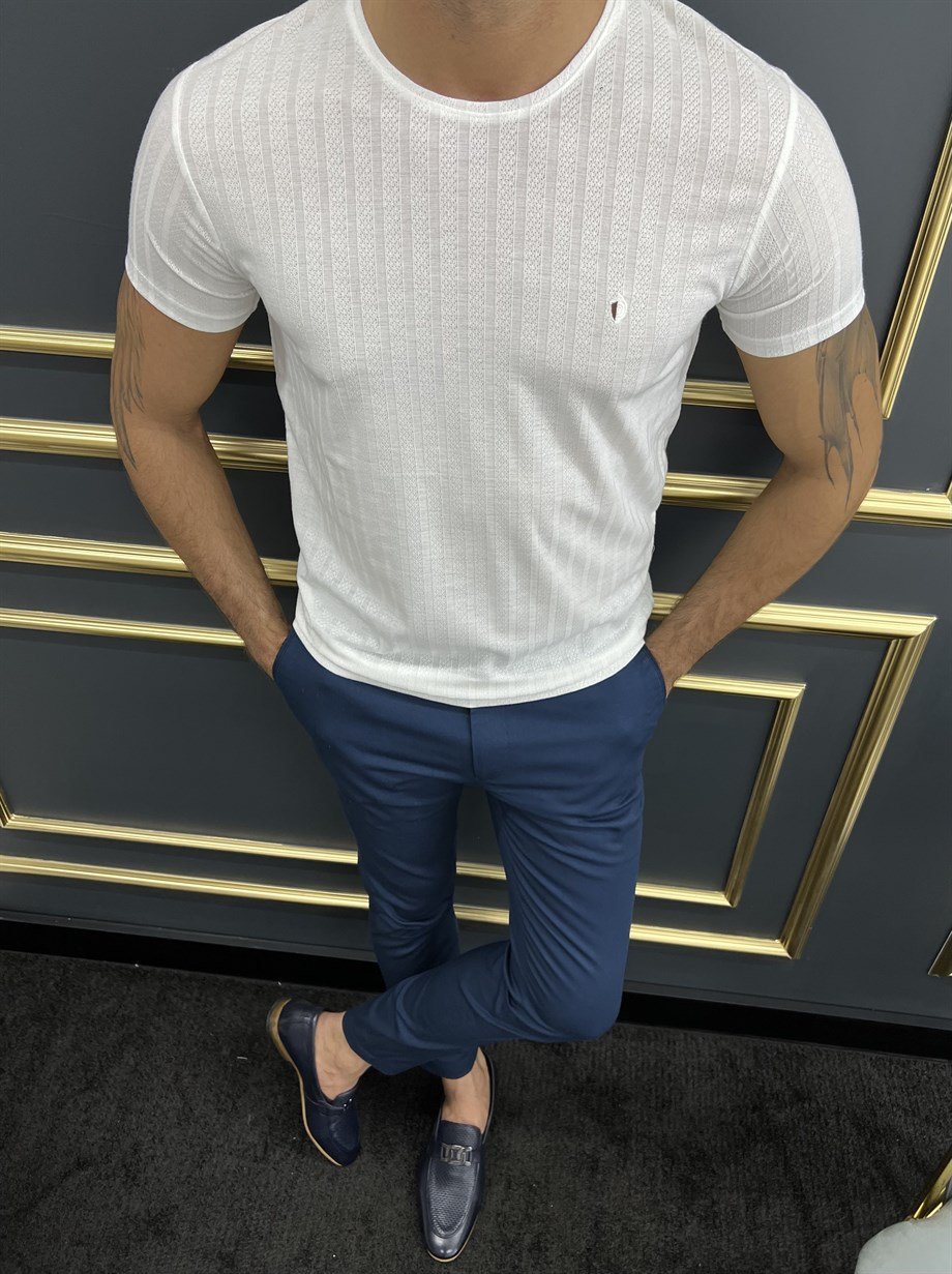 Kendinden Desenli Bisiklet Yaka Tshirt ürünü ÜST GİYİM kategorisinde sizleri bekliyor.