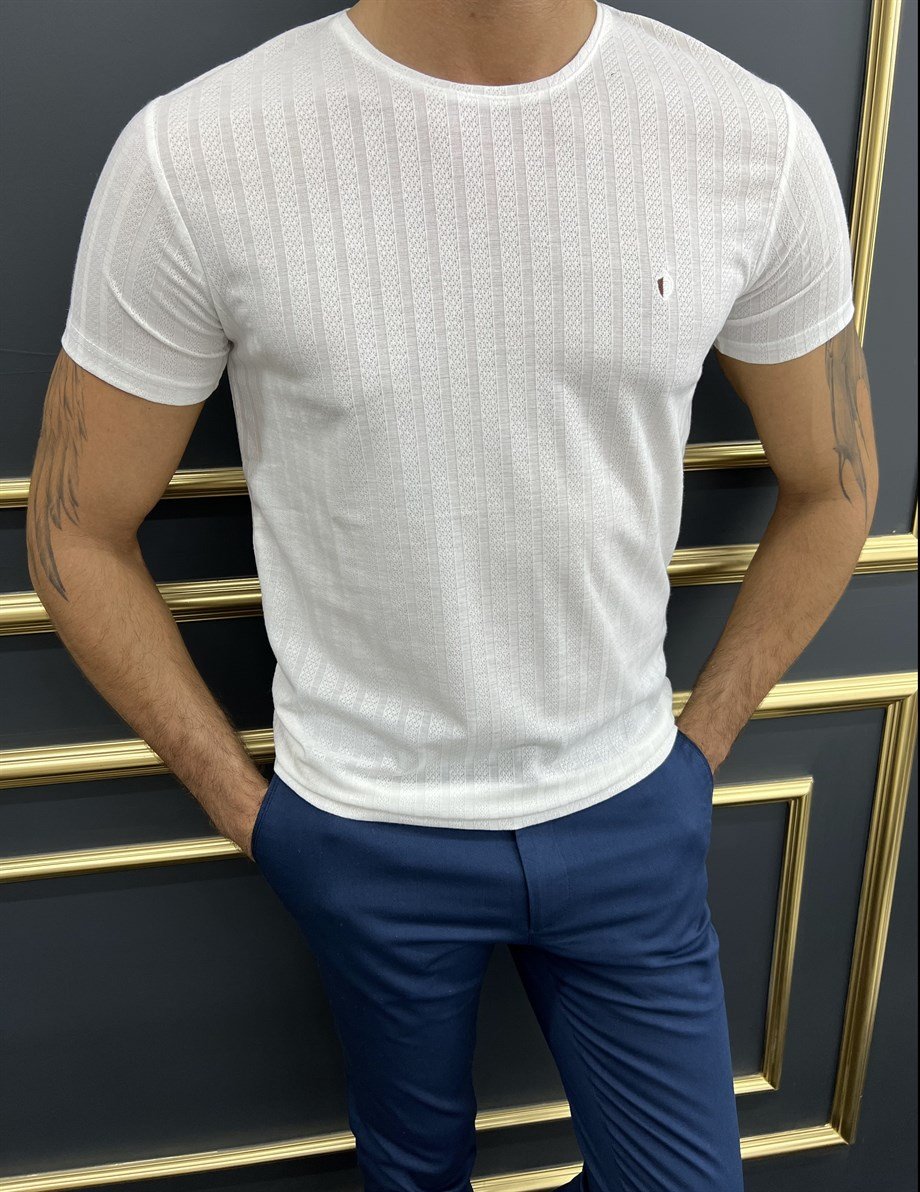 Kendinden Desenli Bisiklet Yaka Tshirt ürünü ÜST GİYİM kategorisinde sizleri bekliyor.