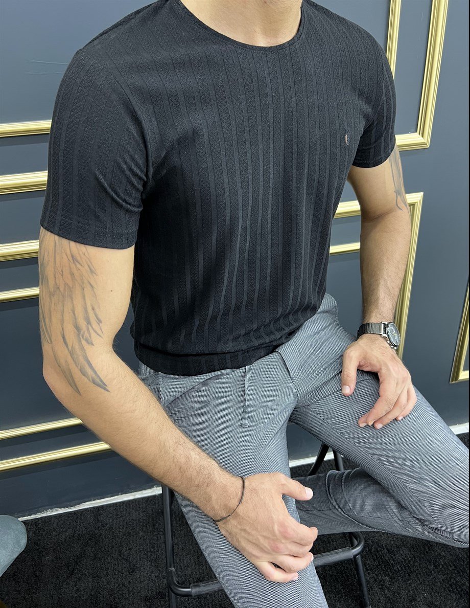 Kendinden Desenli Bisiklet Yaka Tshirt ürünü ÜST GİYİM kategorisinde sizleri bekliyor.