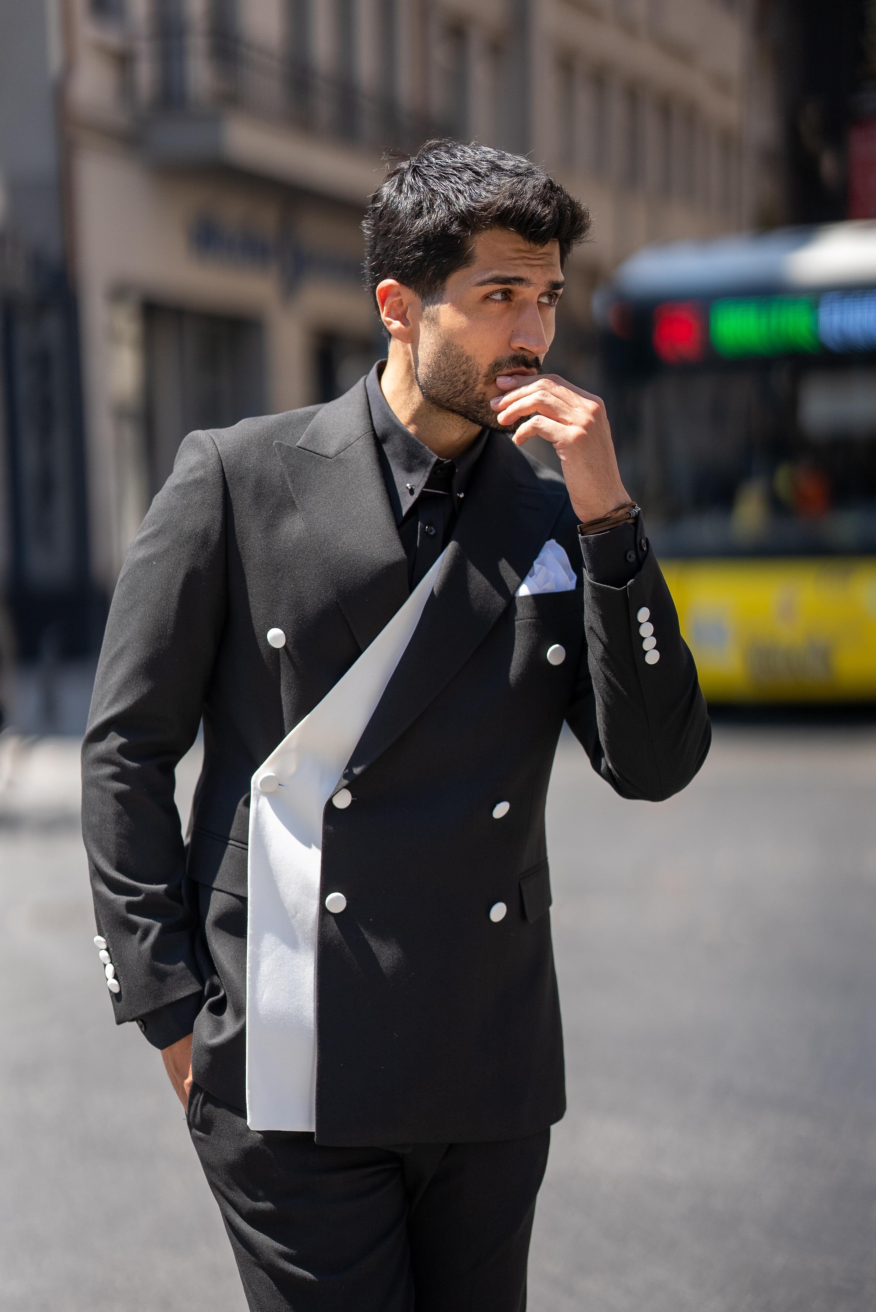 Swallow Collar Special Design Slim Fit Suit ürünü SUIT kategorisinde sizleri bekliyor.